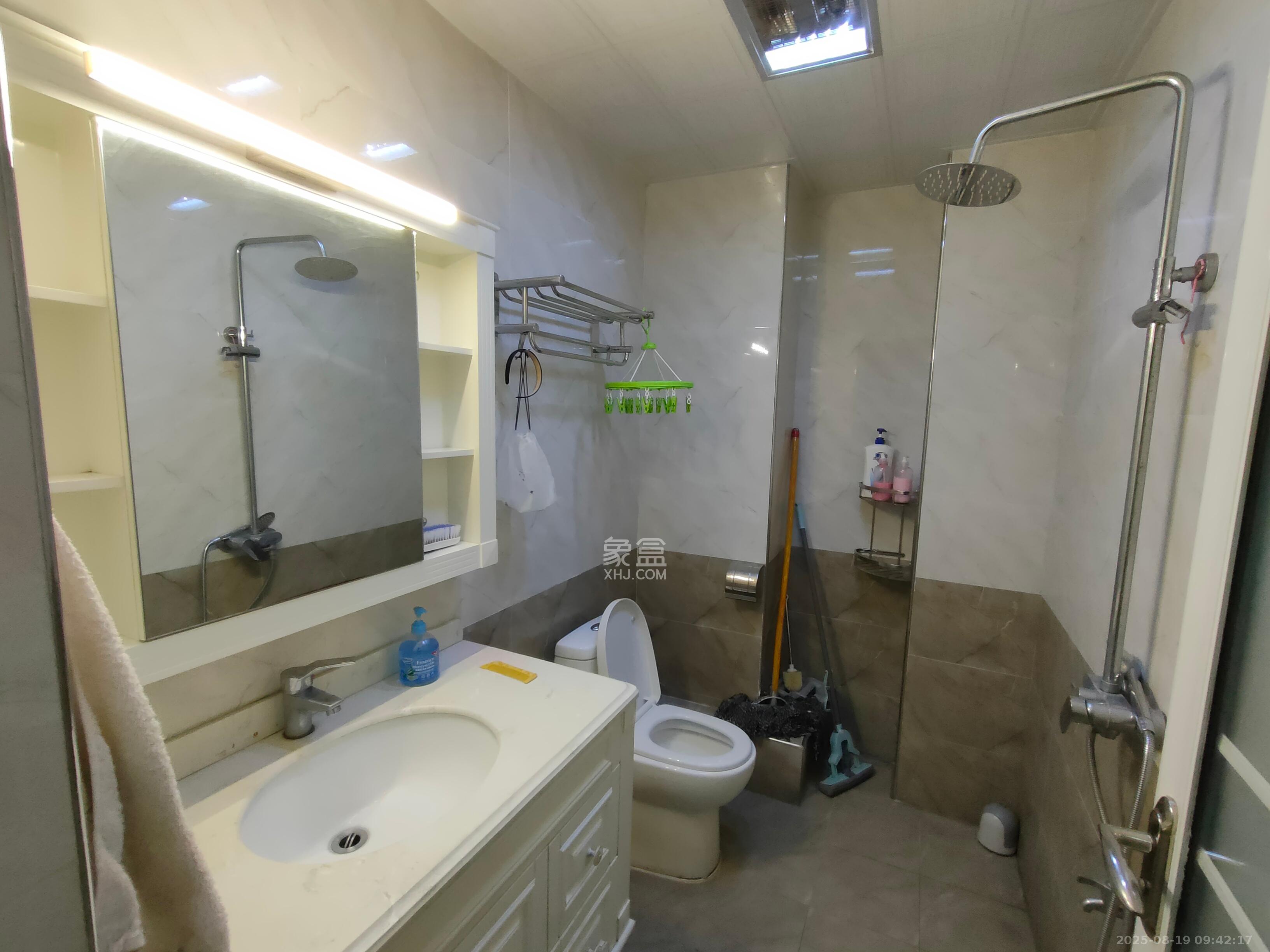 第六都(陆都小区)  1室0厅0卫    1800.0元/月 第六都(陆都小区)  1室0厅0卫    1800.0元/月室内图