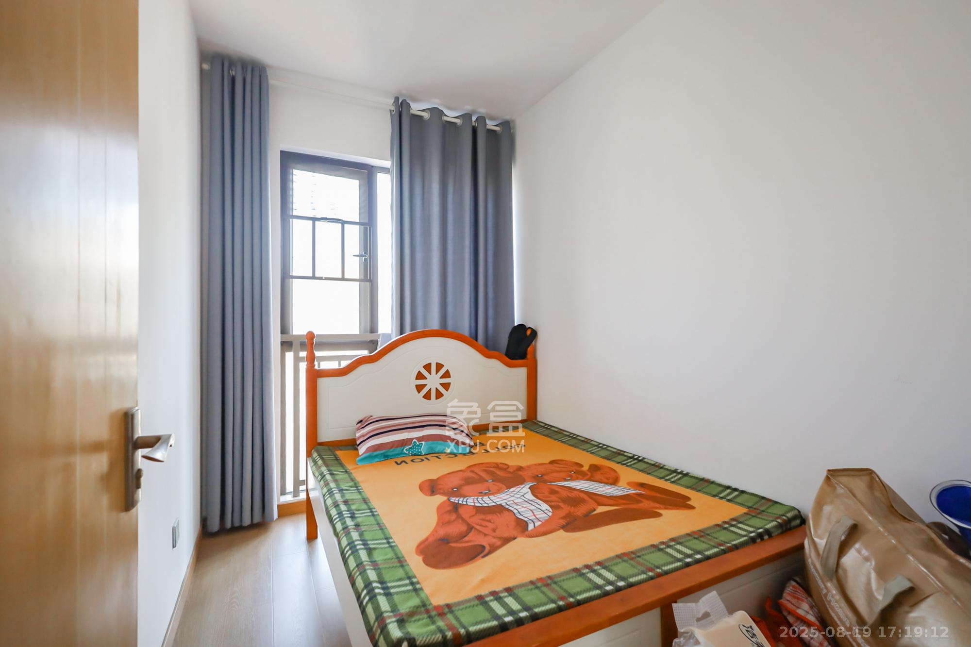 旭辉藏郡(藏郡、旭湘华府) 1室2厅1卫 260.0万 旭辉藏郡(藏郡、旭湘华府) 1室2厅1卫 260.0万卧室