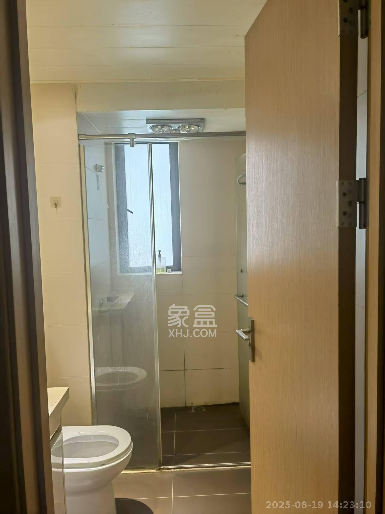 时代倾城二期  2室2厅1卫   1800.00元/月室内图