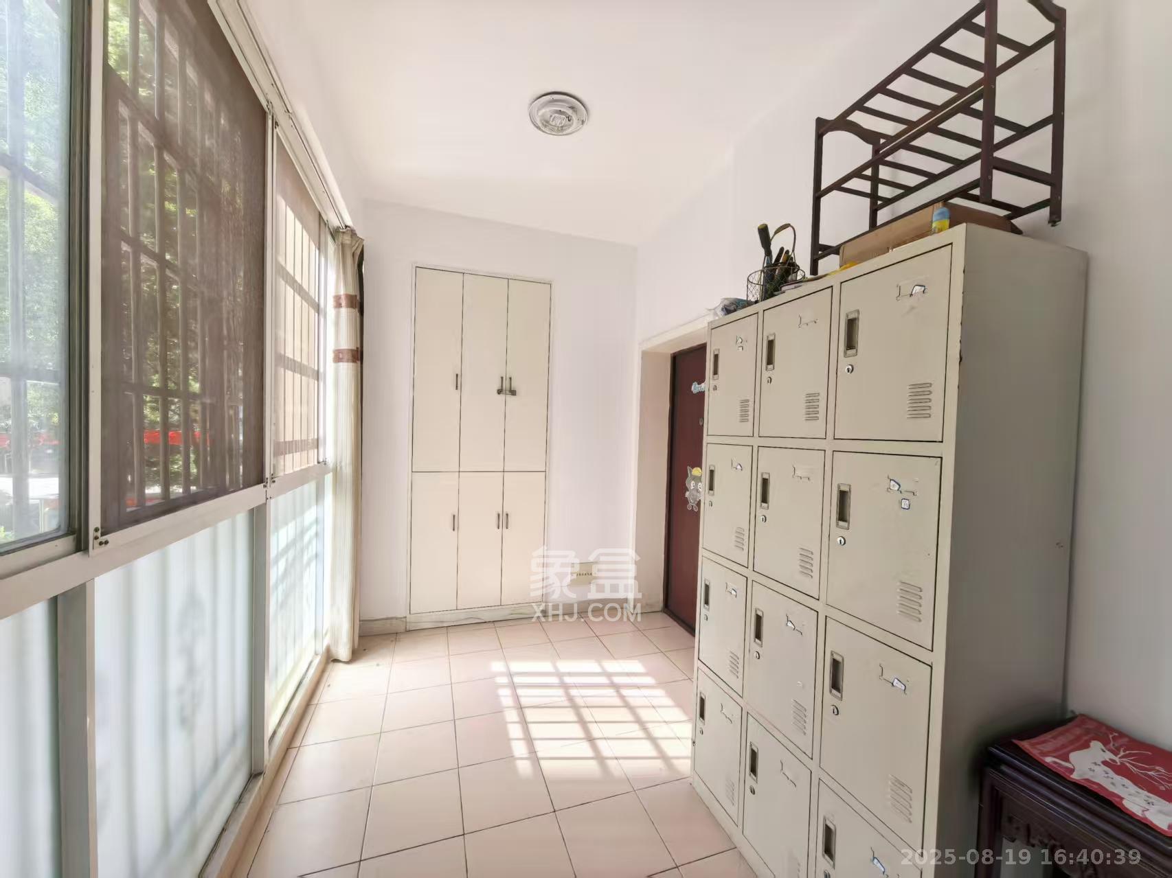 城市山水豪园(山水城市风景) 3室2厅1卫 2500.0元/月 城市山水豪园(山水城市风景) 3室2厅1卫 2500.0元/月室内图