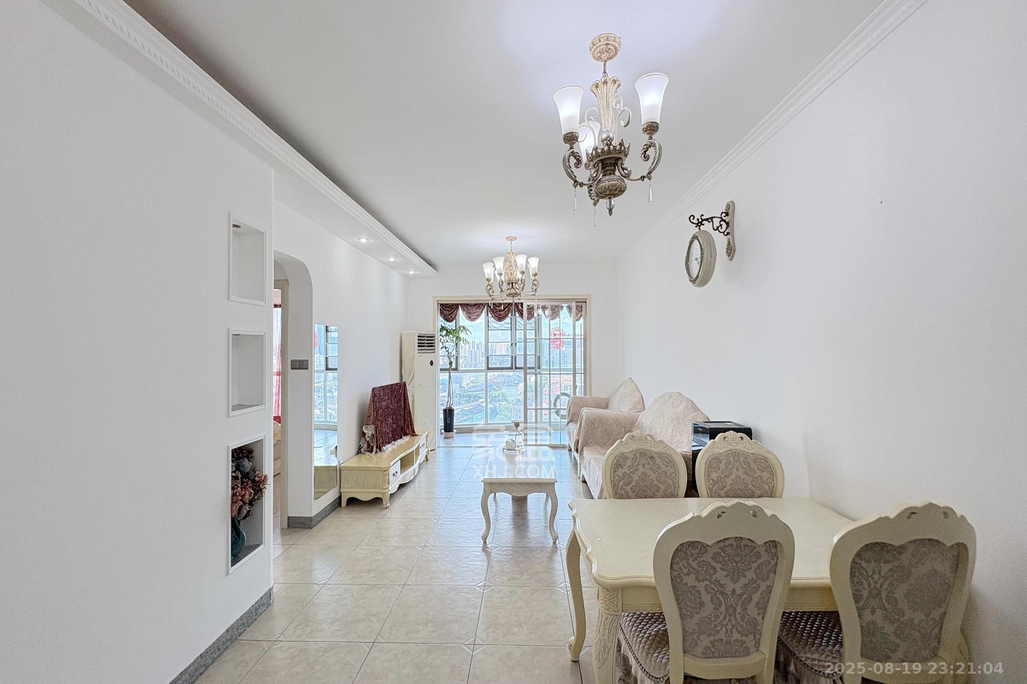 融圣国际  2室1厅1卫    118.0万客厅