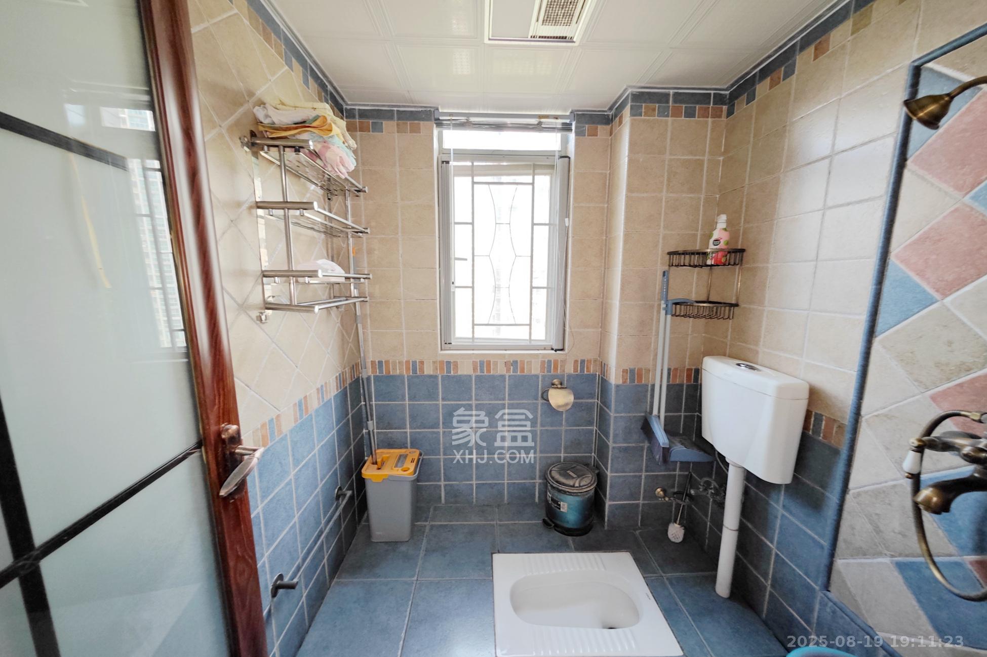 新城新世界一二三期  4室2厅2卫    218.0万其他