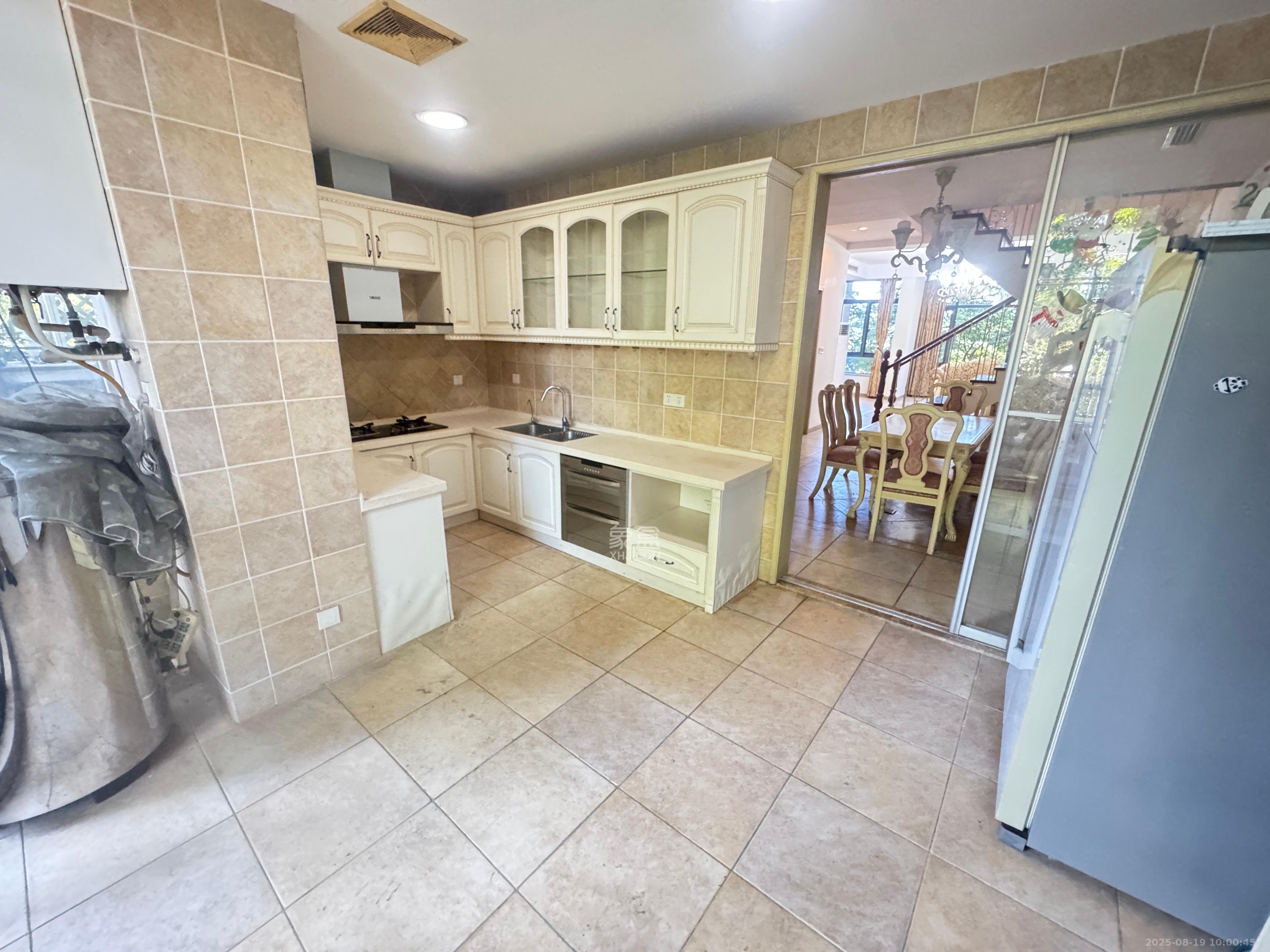 西山汇景一、二期 4室3厅3卫 8500.0元/月 西山汇景一、二期 4室3厅3卫 8500.0元/月室内图