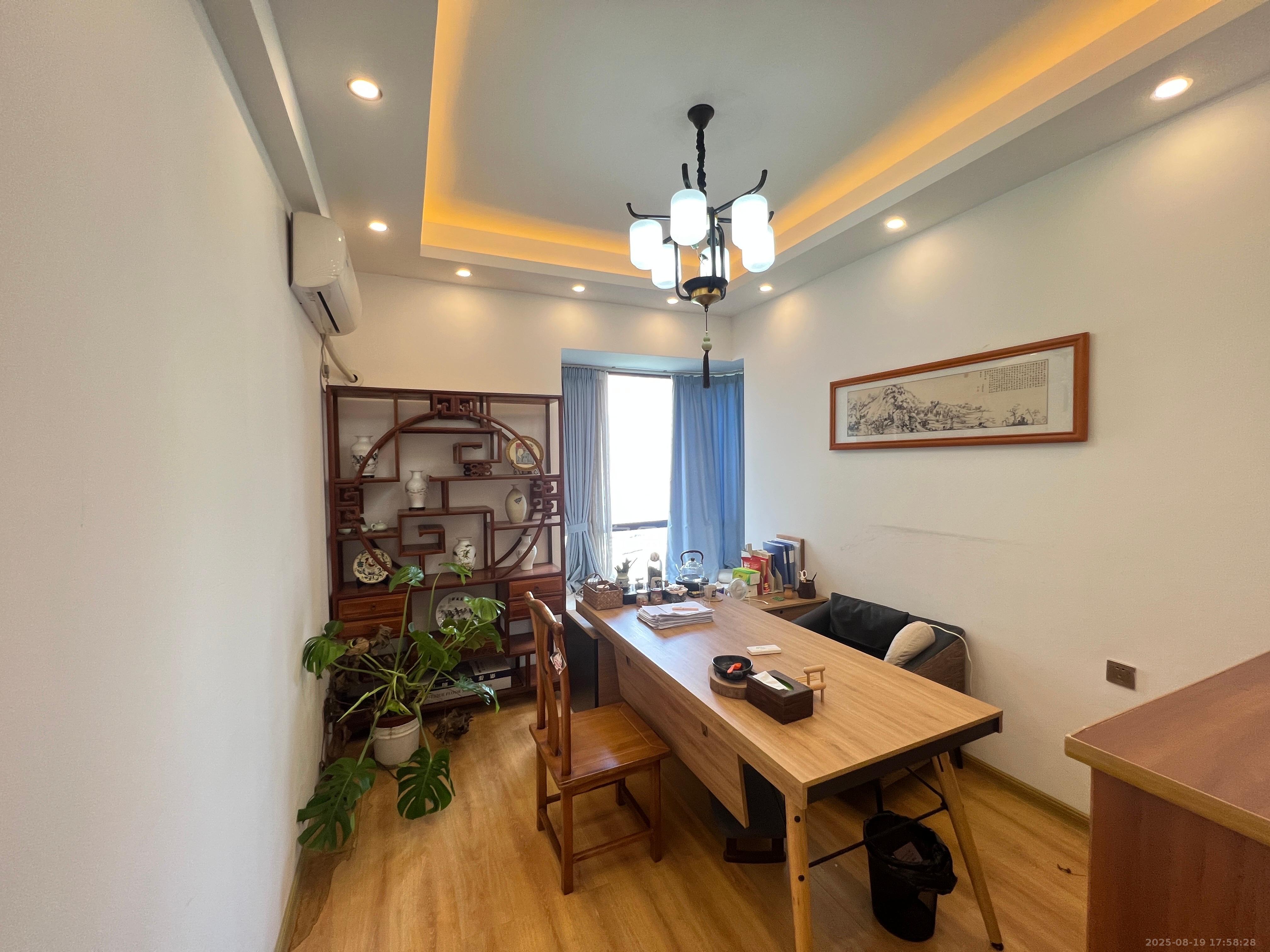 梦网景园 5室2厅2卫 5000.0元/月 梦网景园 5室2厅2卫 5000.0元/月室内图