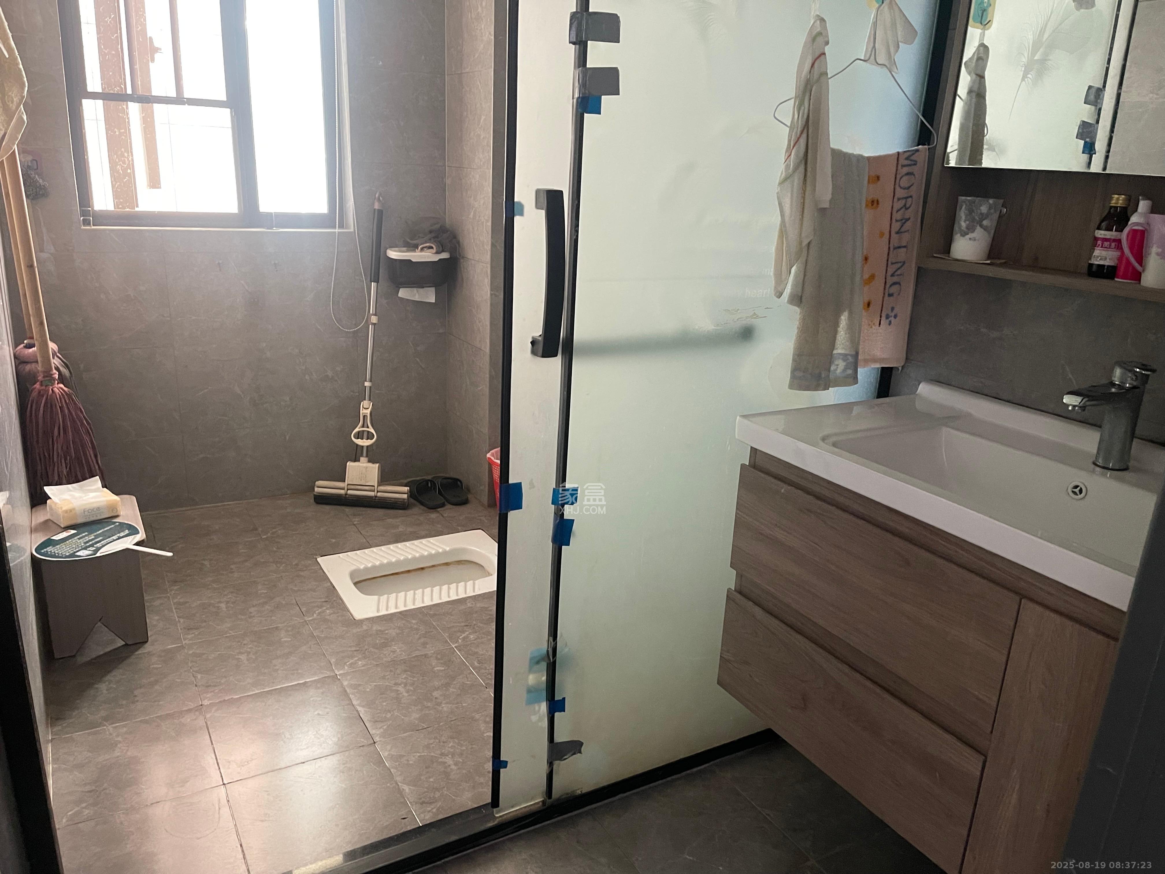 山语城三期  3室2厅2卫    2450.0元/月室内图