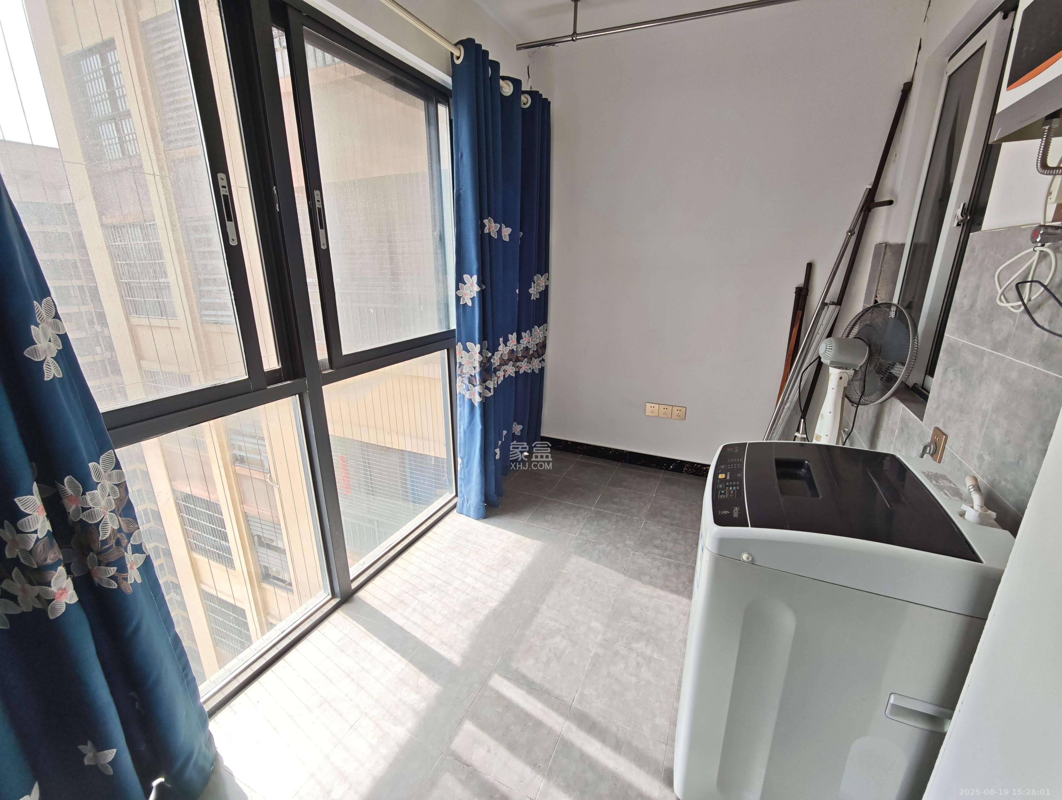 天麓尚层  3室2厅1卫    2100.0元/月 天麓尚层  3室2厅1卫    2100.0元/月室内图