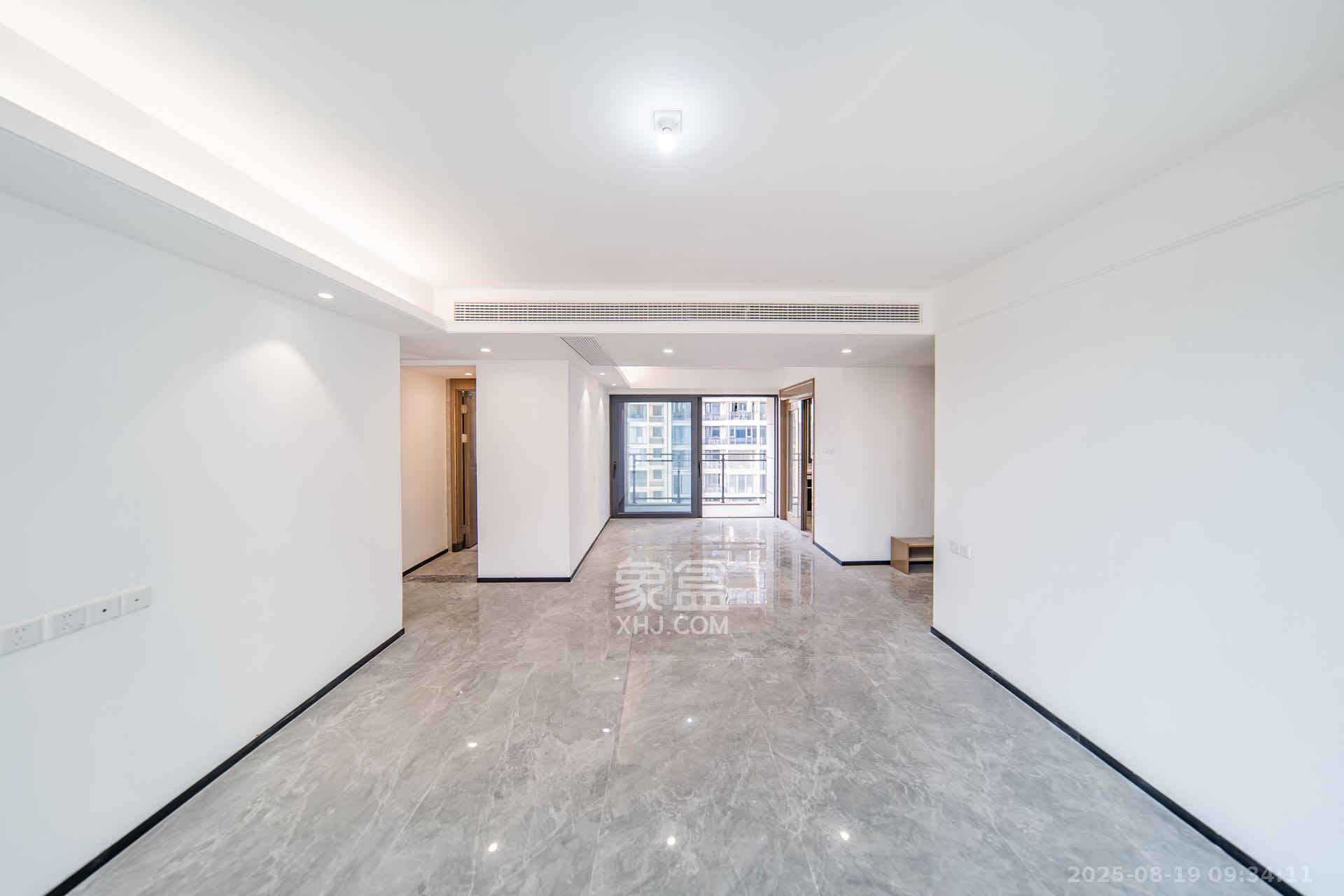 保利天汇 4室2厅2卫 3800.0元/月 保利天汇 4室2厅2卫 3800.0元/月室内图