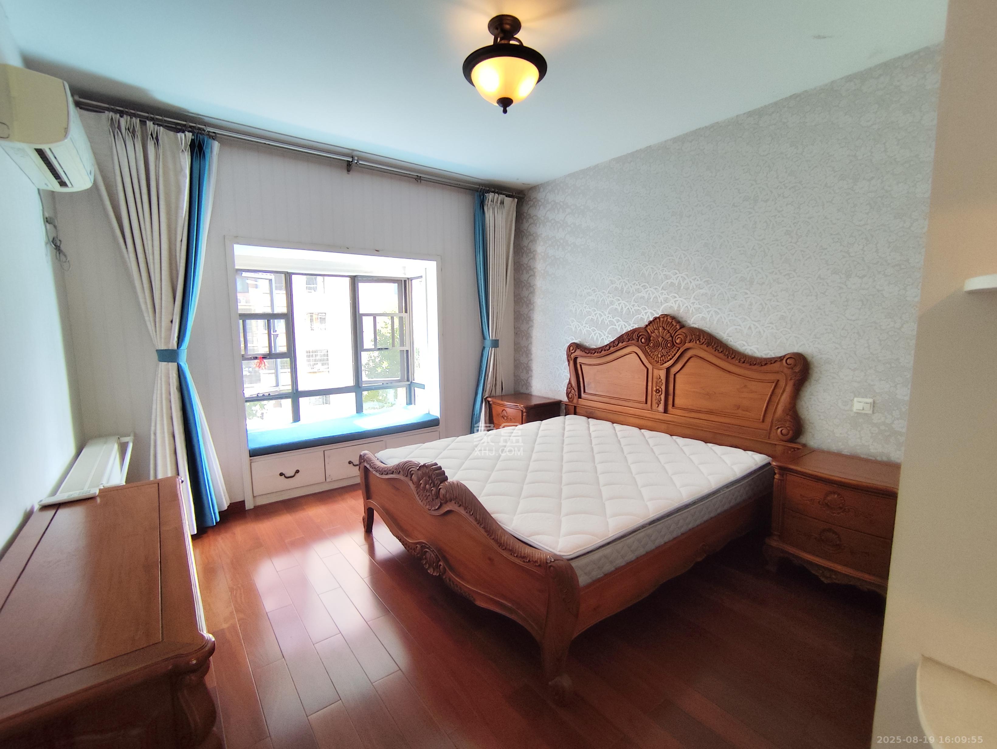 八方小区D区 4室2厅2卫 4800.0元/月 八方小区D区 4室2厅2卫 4800.0元/月室内图