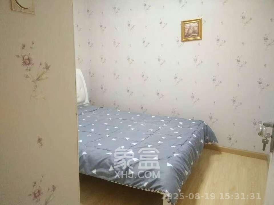 政力世纪大厦  4室1厅1卫   3600.00元/月