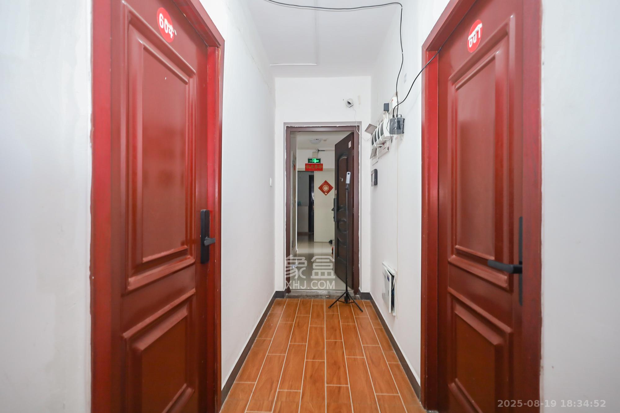 世茂外滩里（世茂铂翠湾三期）  4室2厅2卫    245.0万其他