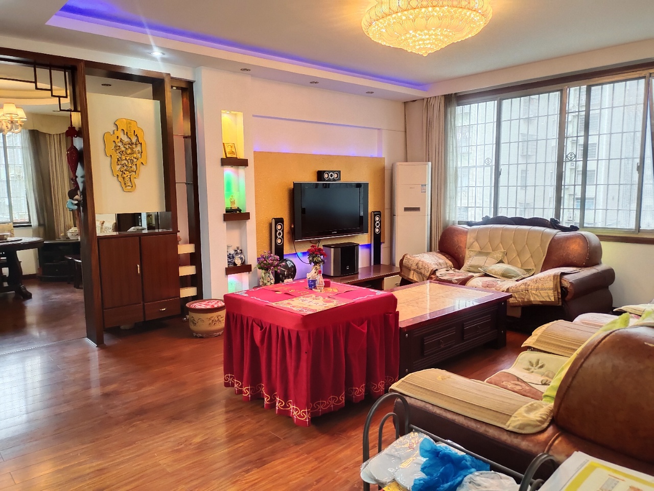 娄建生活小区 3室2厅2卫 49.8万 娄建生活小区 3室2厅2卫 49.8万客厅