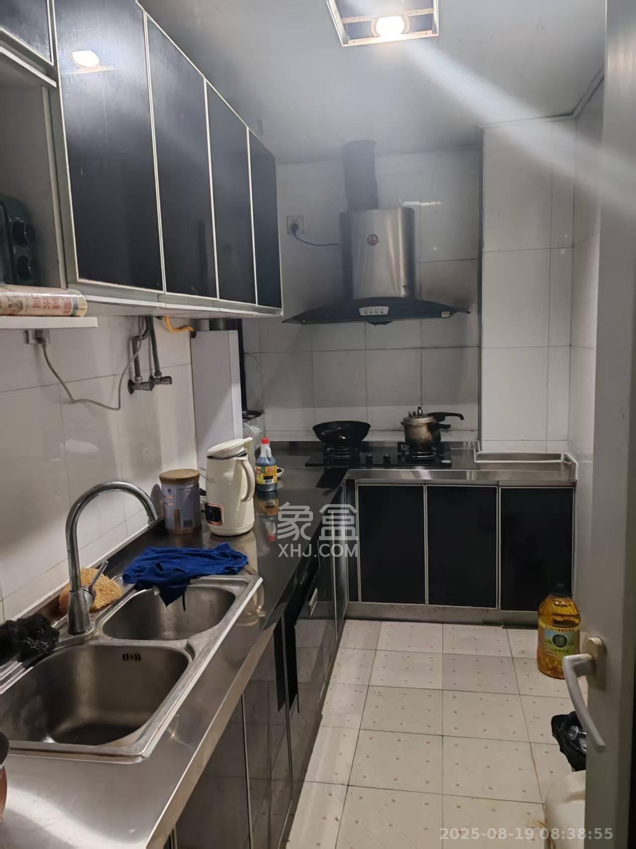 芙蓉蓉苑  2室2厅2卫    2500.0元/月室内图