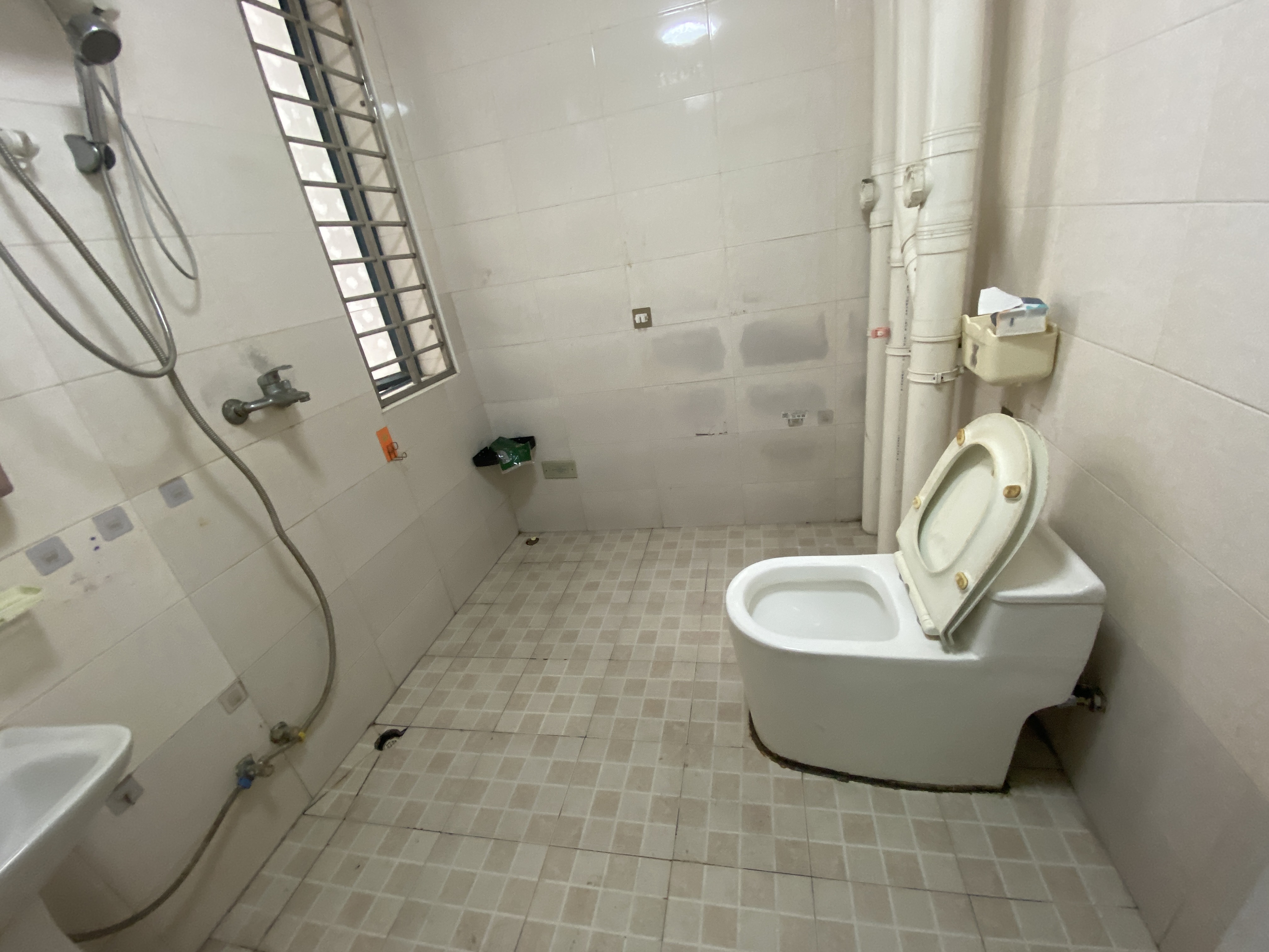 滨江新城 3室2厅1卫 2000.0元/月 滨江新城 3室2厅1卫 2000.0元/月室内图