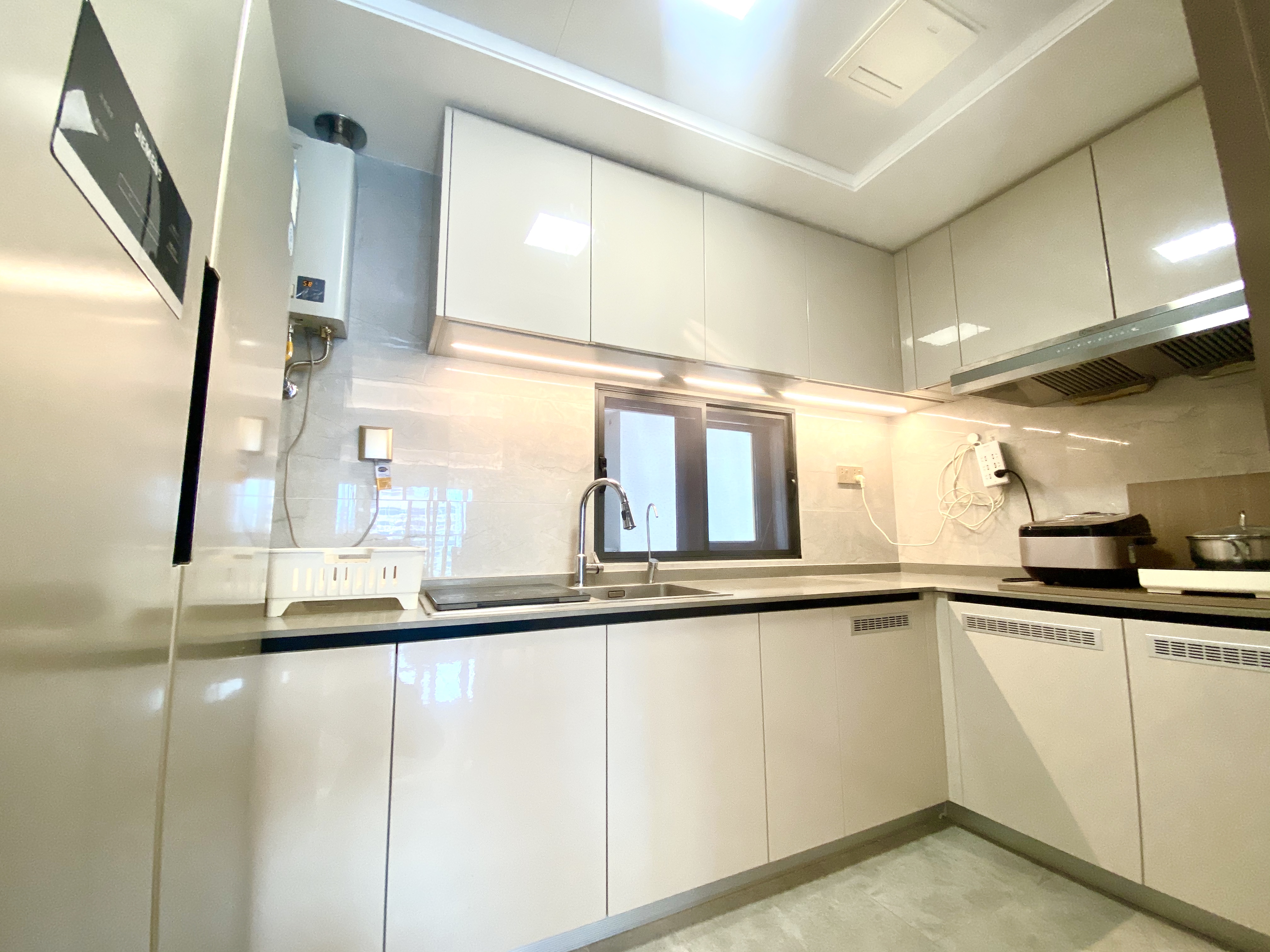 招商雍华府 4室2厅2卫 6000.0元/月 招商雍华府 4室2厅2卫 6000.0元/月室内图