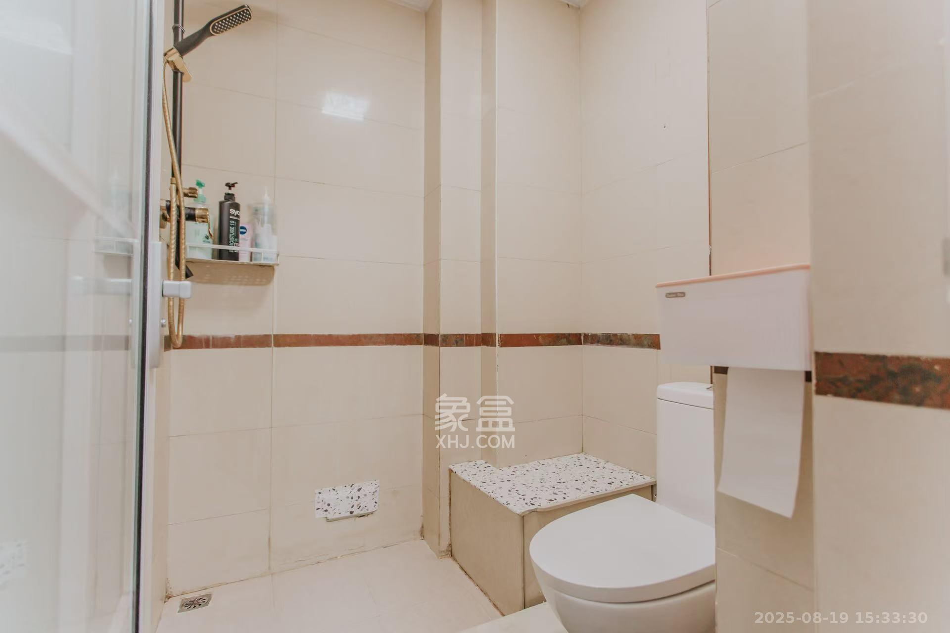 新青年公寓  1室1厅1卫    2000.0元/月 新青年公寓  1室1厅1卫    2000.0元/月室内图