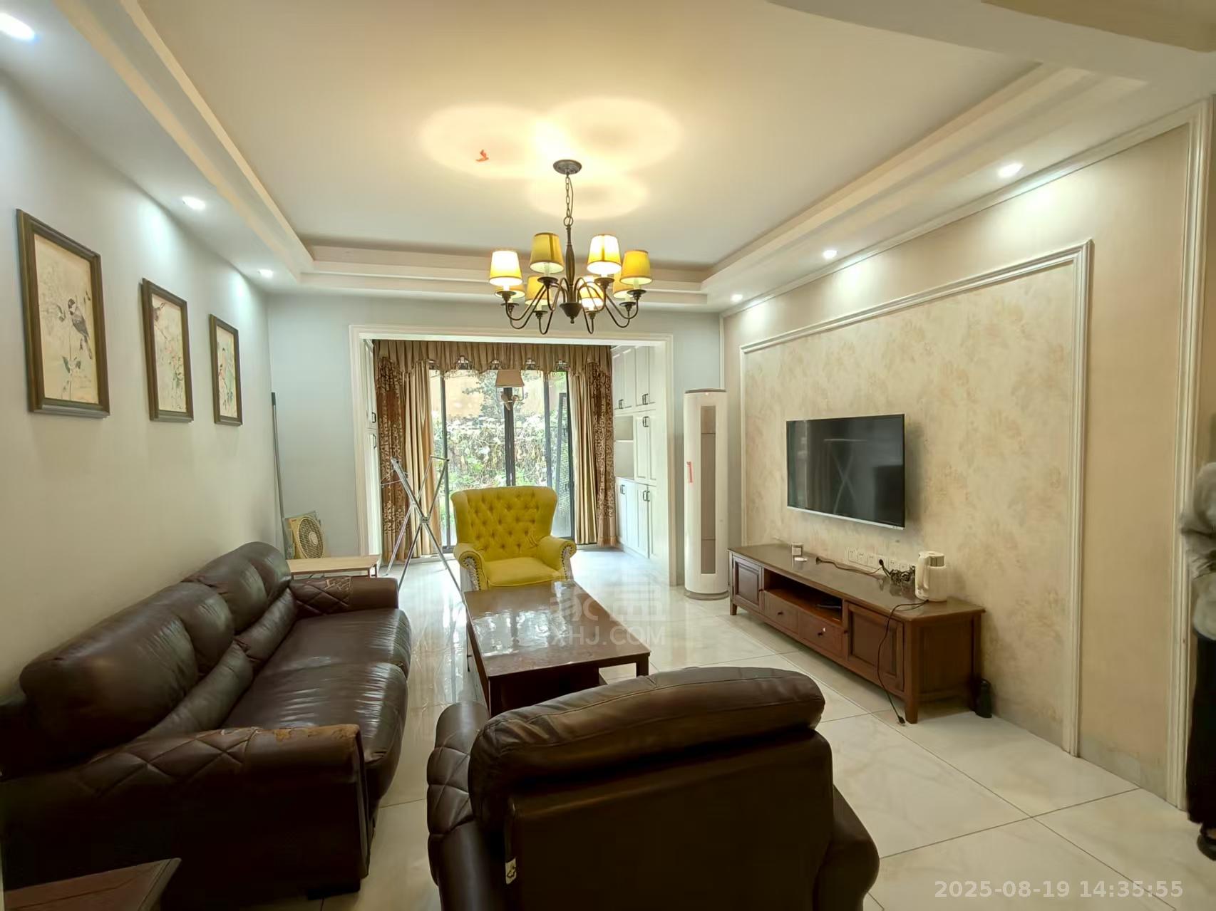 奥园广场 3室2厅2卫 2200.0元/月 奥园广场 3室2厅2卫 2200.0元/月室内图