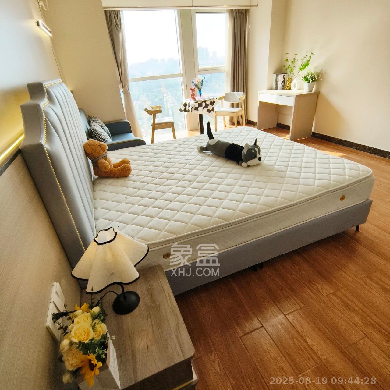 五峰国际 1室1厅1卫 1500.0元/月 五峰国际 1室1厅1卫 1500.0元/月室内图