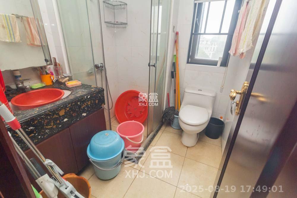 恒大江湾  3室2厅2卫    2600.0元/月室内图