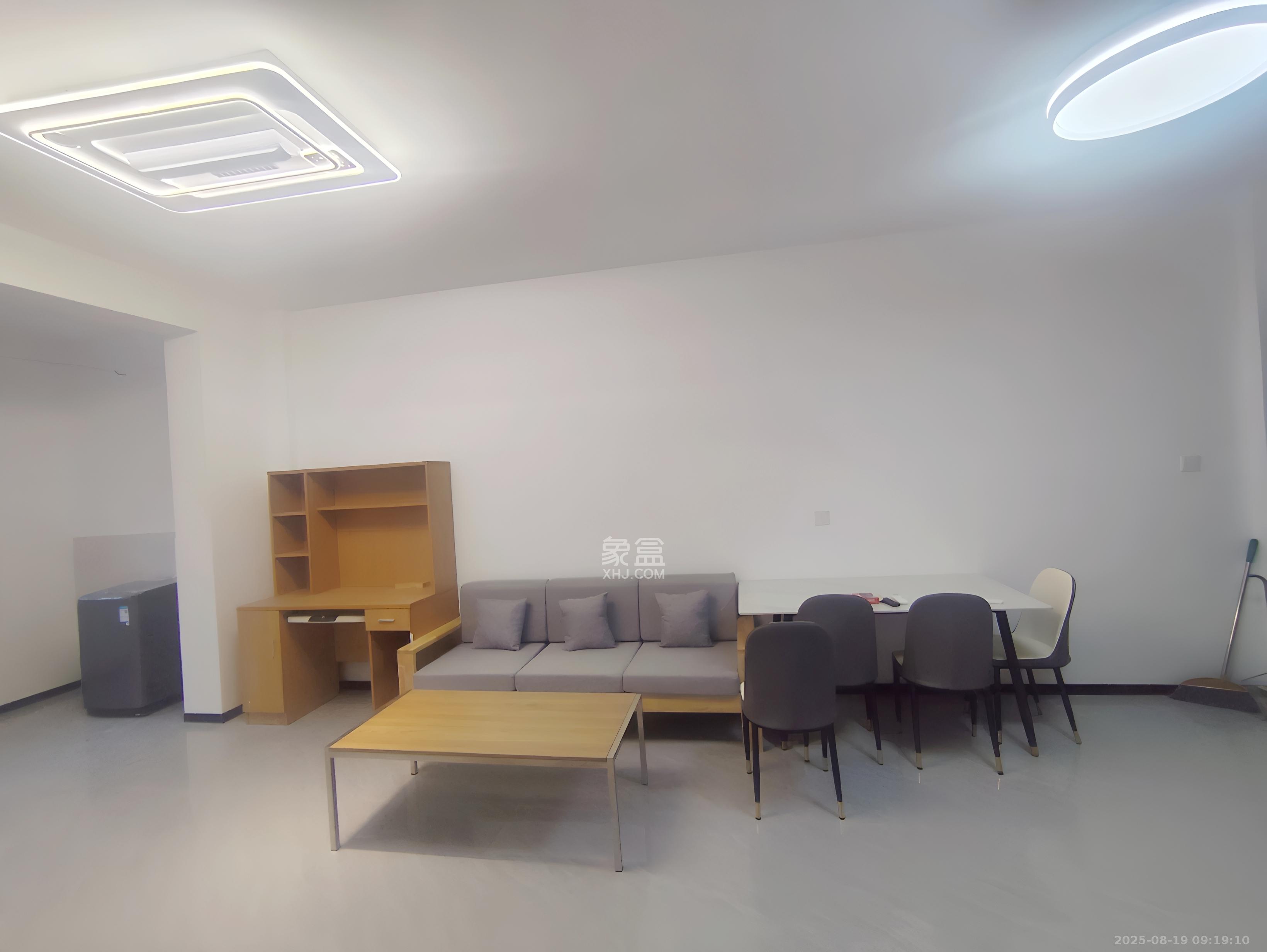 高桥家电百货城 1室1厅1卫 1600.0元/月 高桥家电百货城 1室1厅1卫 1600.0元/月室内图