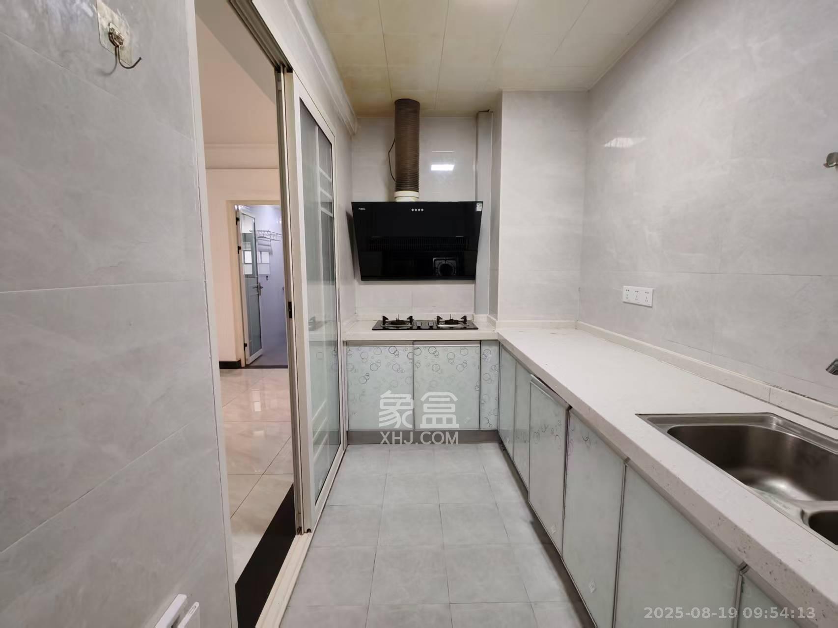 时代倾城三期  3室2厅2卫    1950.0元/月 时代倾城三期  3室2厅2卫    1950.0元/月室内图