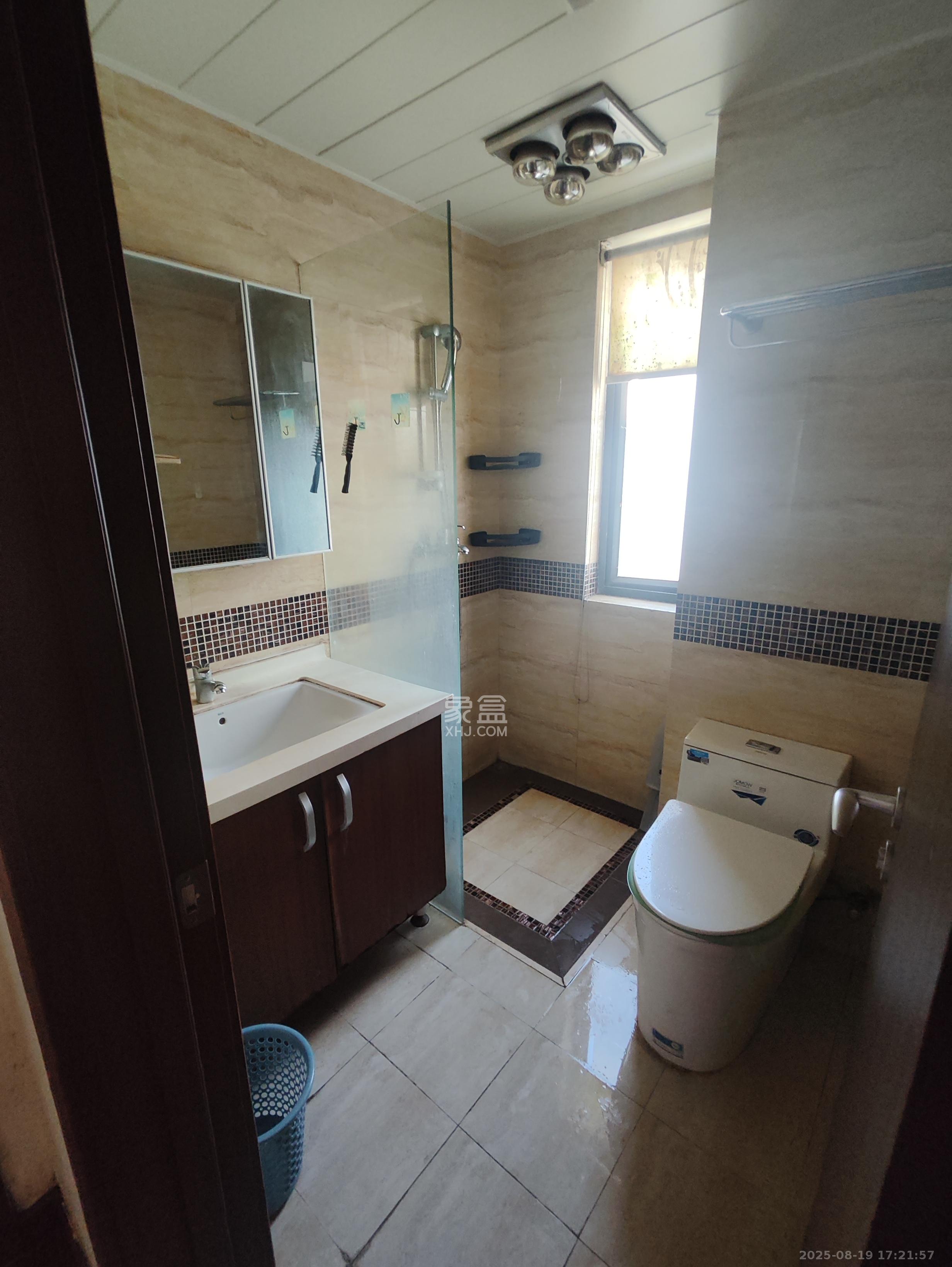 万科金域华府一期 3室1厅1卫 2700.0元/月 万科金域华府一期 3室1厅1卫 2700.0元/月室内图