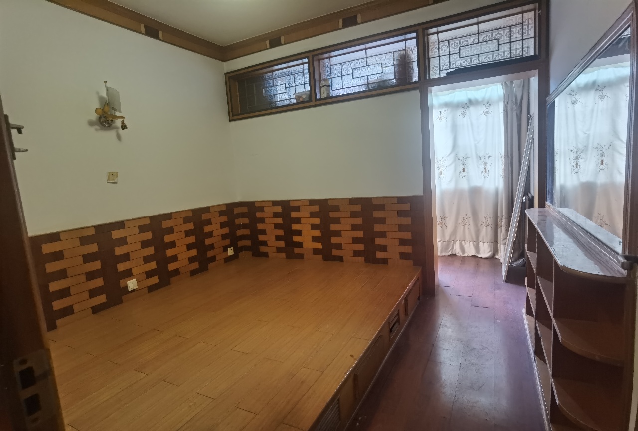 粮运建材市场  3室2厅2卫    800.0元/月 粮运建材市场  3室2厅2卫    800.0元/月室内图