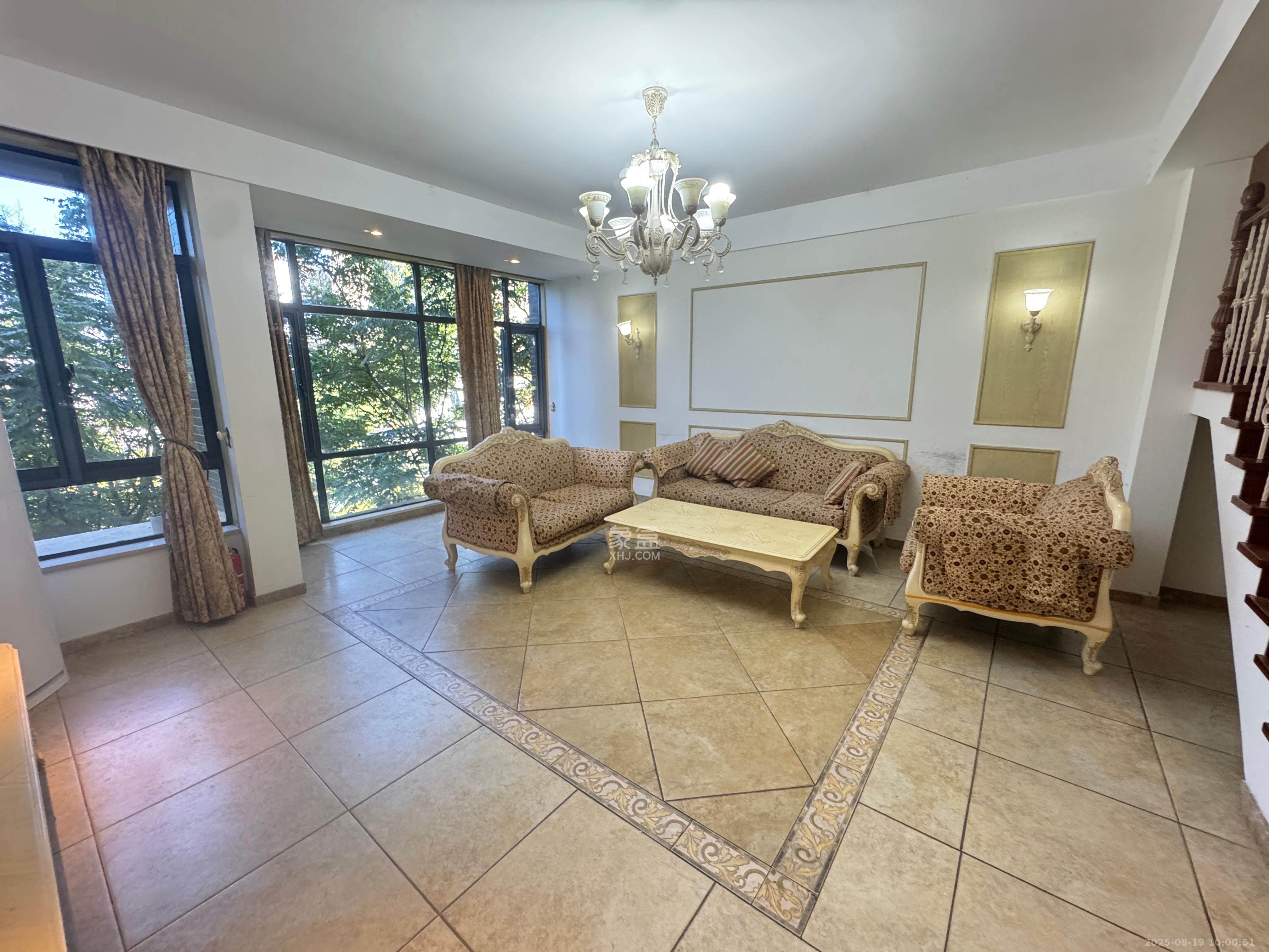 西山汇景一、二期  4室3厅3卫    8500.0元/月室内图