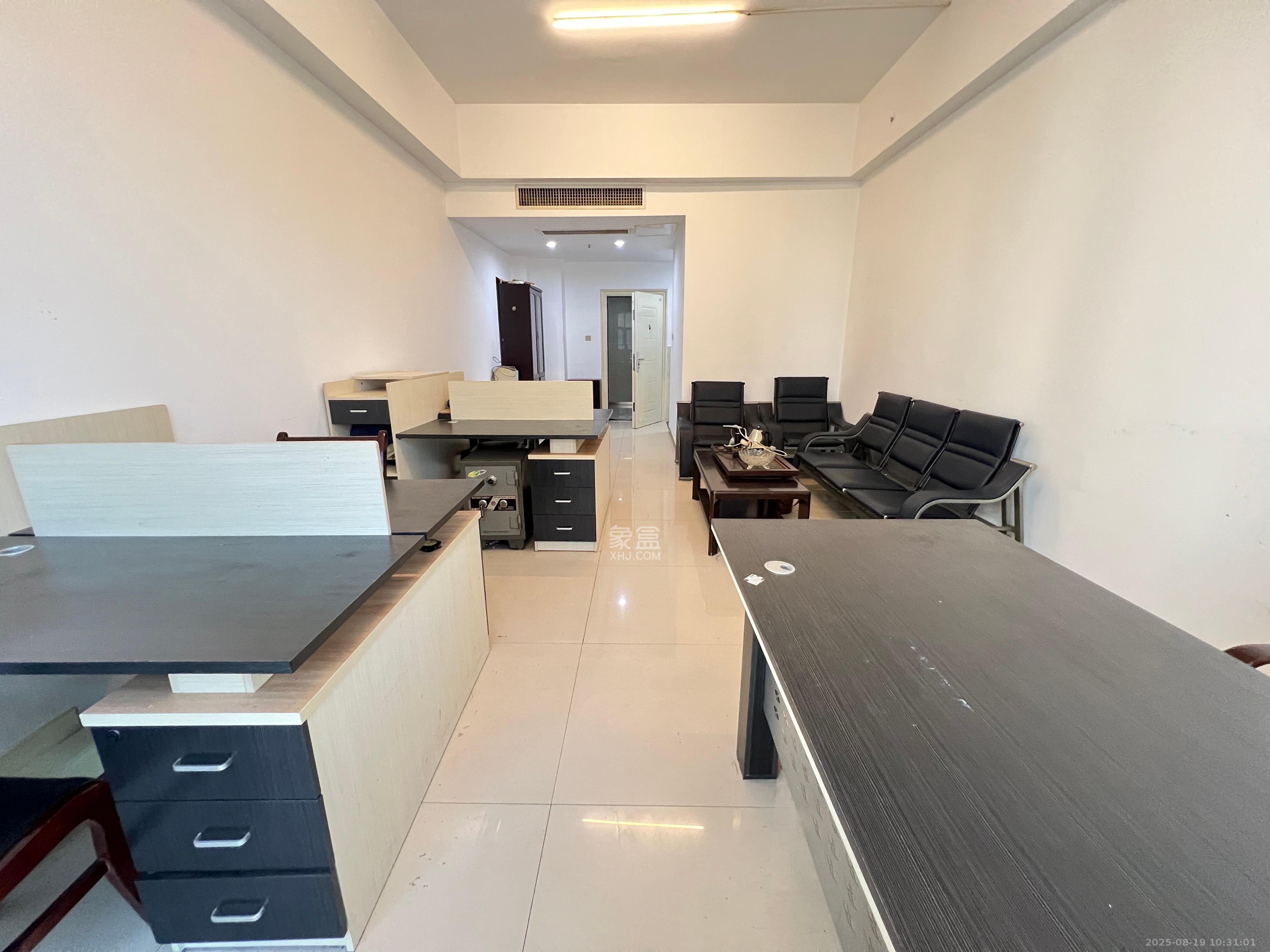 御溪国际  1室1厅1卫    1700.0元/月 御溪国际  1室1厅1卫    1700.0元/月室内图