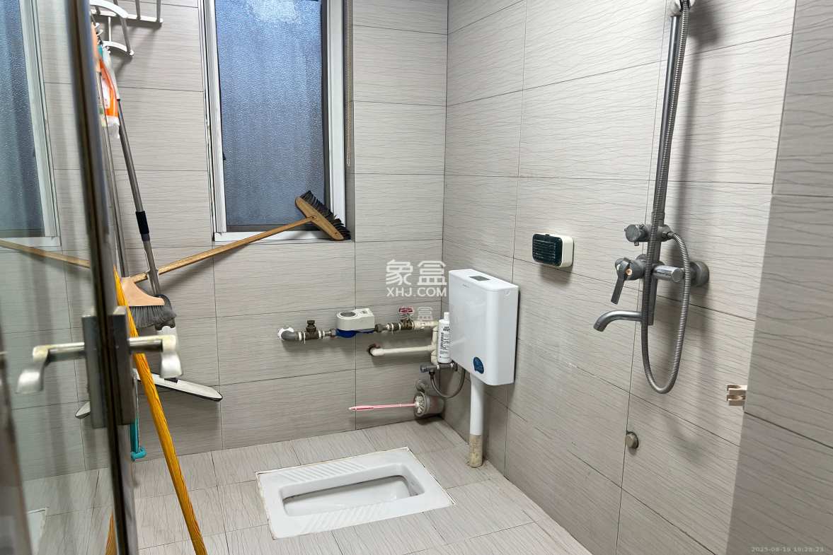 盛湘家园  3室2厅2卫    2200.0元/月 盛湘家园  3室2厅2卫    2200.0元/月室内图