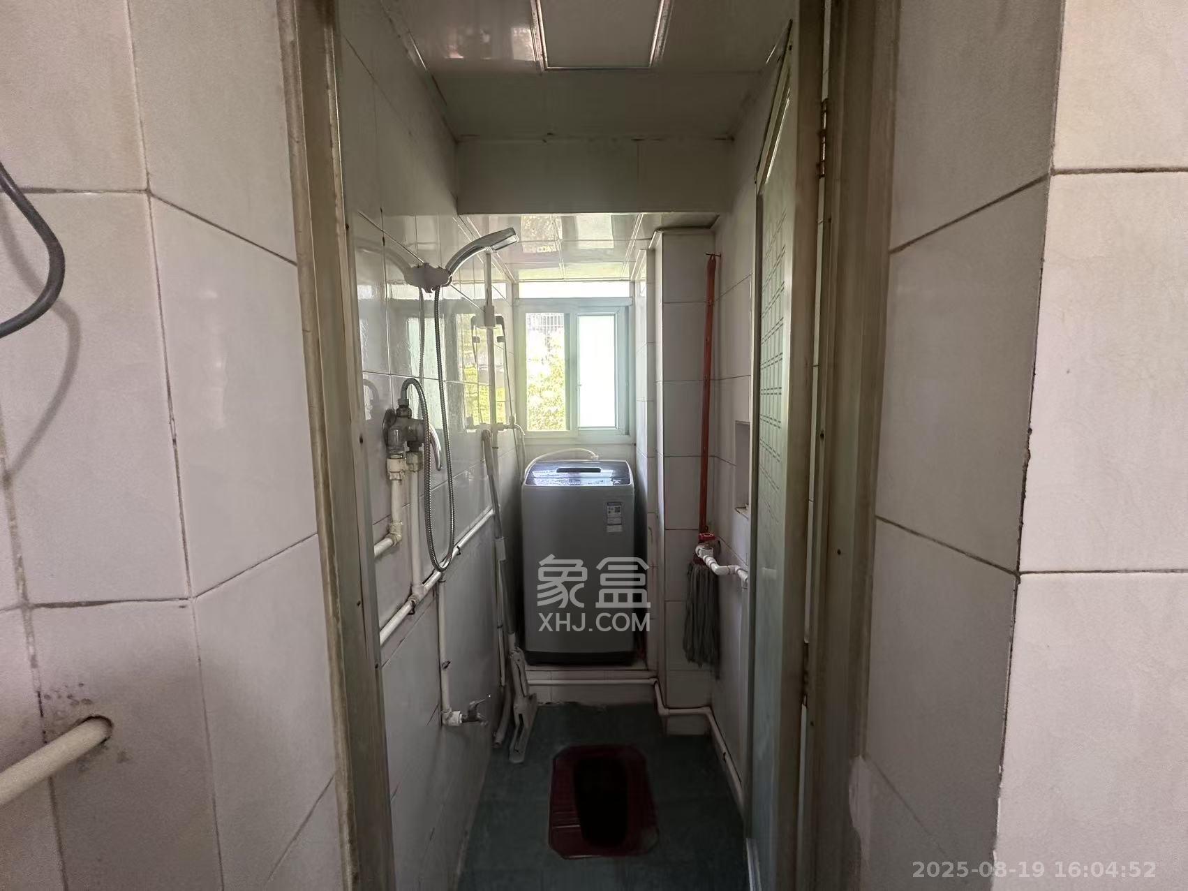 红旗区三片  1室0厅0卫   1300.00元/月室内图