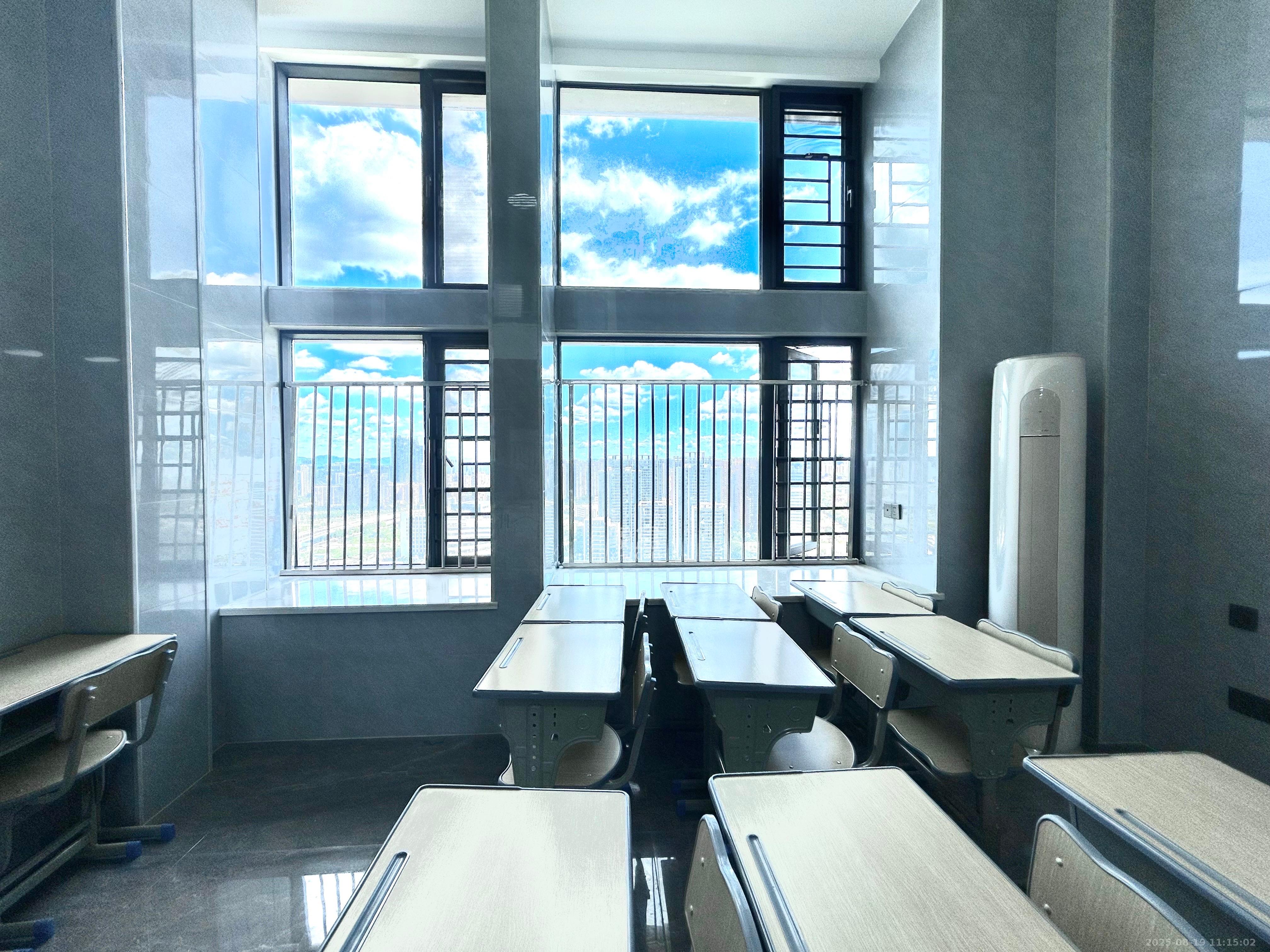 保利中环广场(保利中悦苑) 2室1厅1卫 2800.0元/月 保利中环广场(保利中悦苑) 2室1厅1卫 2800.0元/月室内图