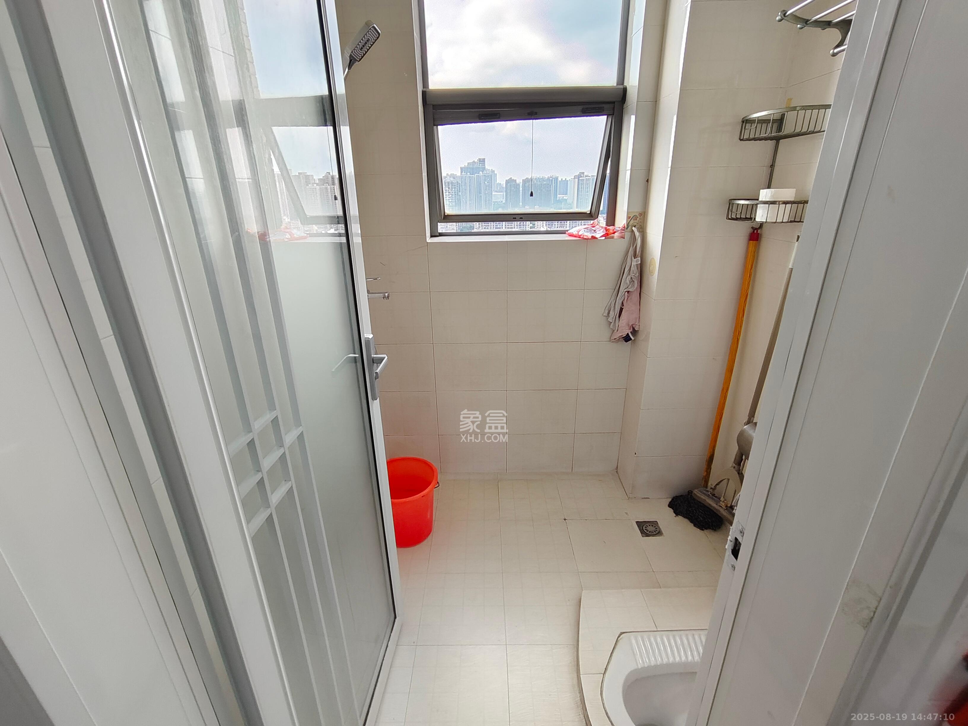 银港水晶城  3室2厅2卫   2800.00元/月室内图