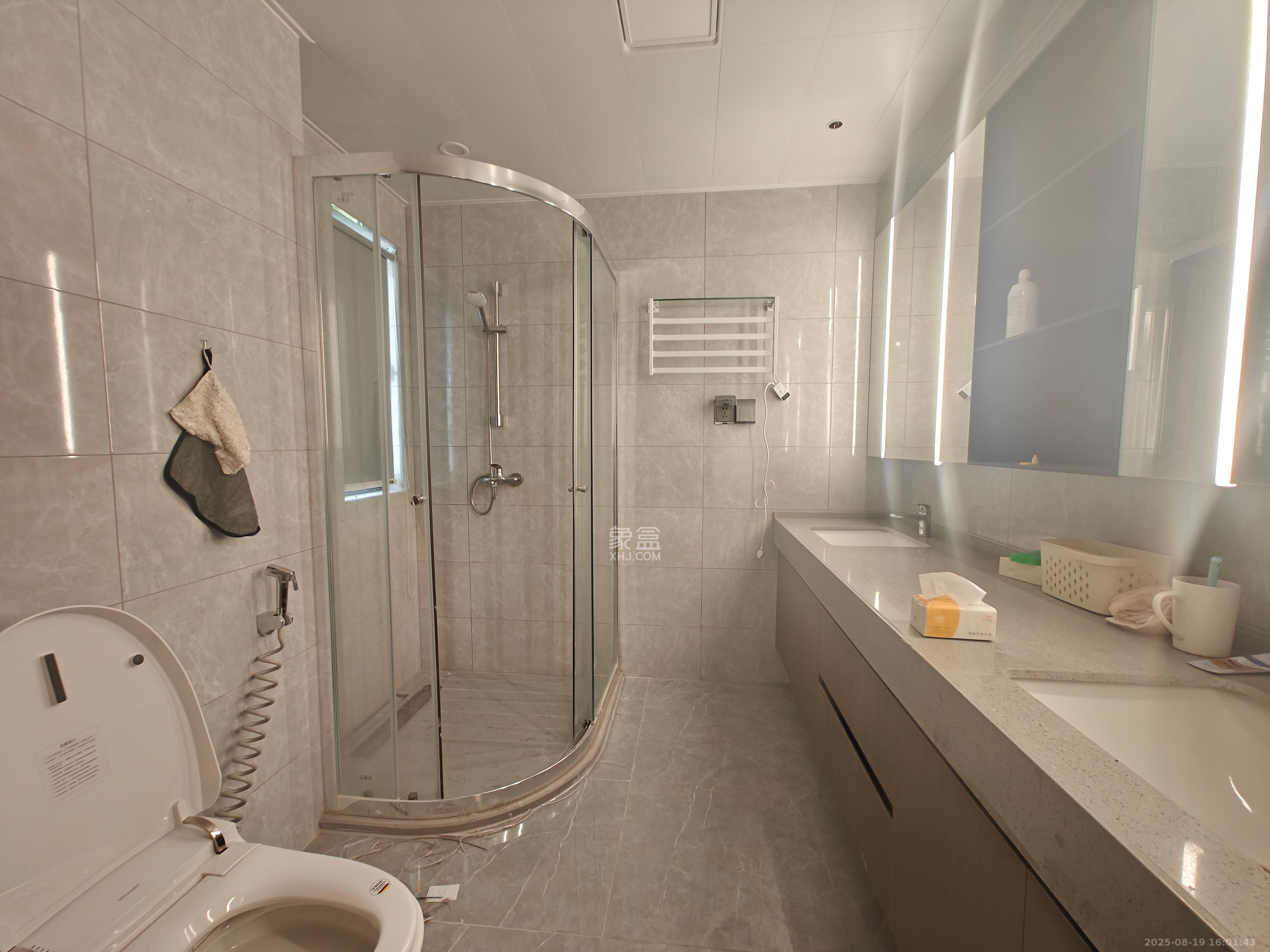 美的云樾 4室1厅1卫 4800.0元/月 美的云樾 4室1厅1卫 4800.0元/月室内图