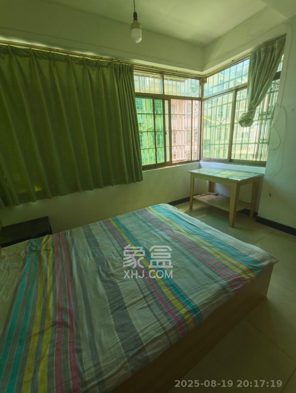 新合四村 2室1厅1卫 1300.0元/月 新合四村 2室1厅1卫 1300.0元/月室内图