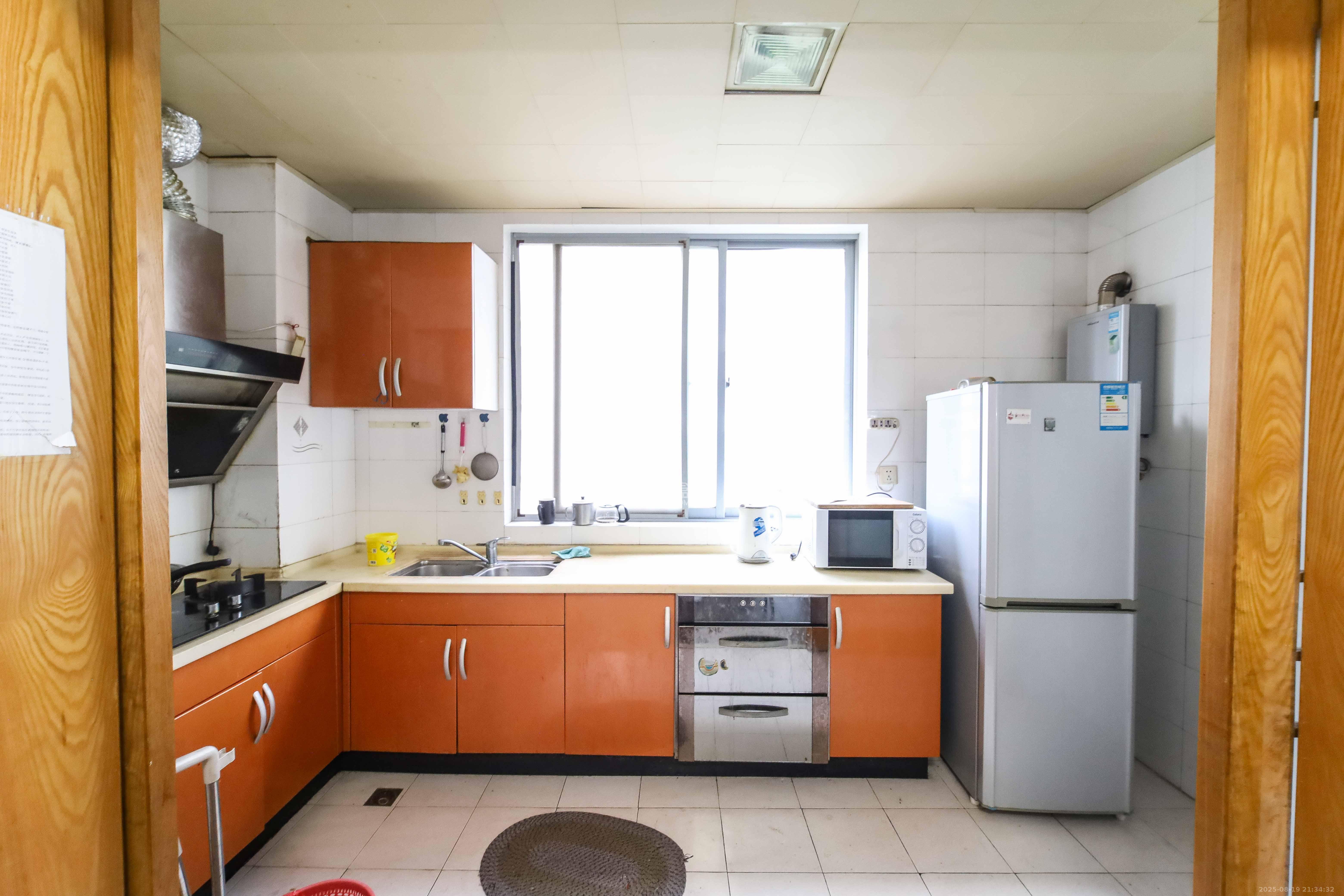 芙蓉苑 3室2厅1卫 81.6万 芙蓉苑 3室2厅1卫 81.6万厨房