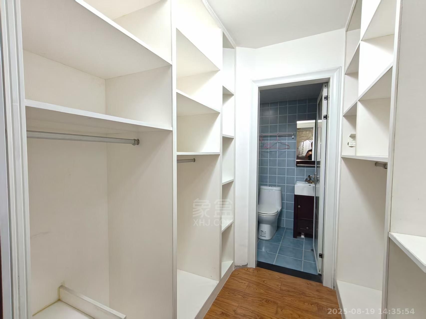 奥园广场 3室2厅2卫 2200.0元/月 奥园广场 3室2厅2卫 2200.0元/月室内图