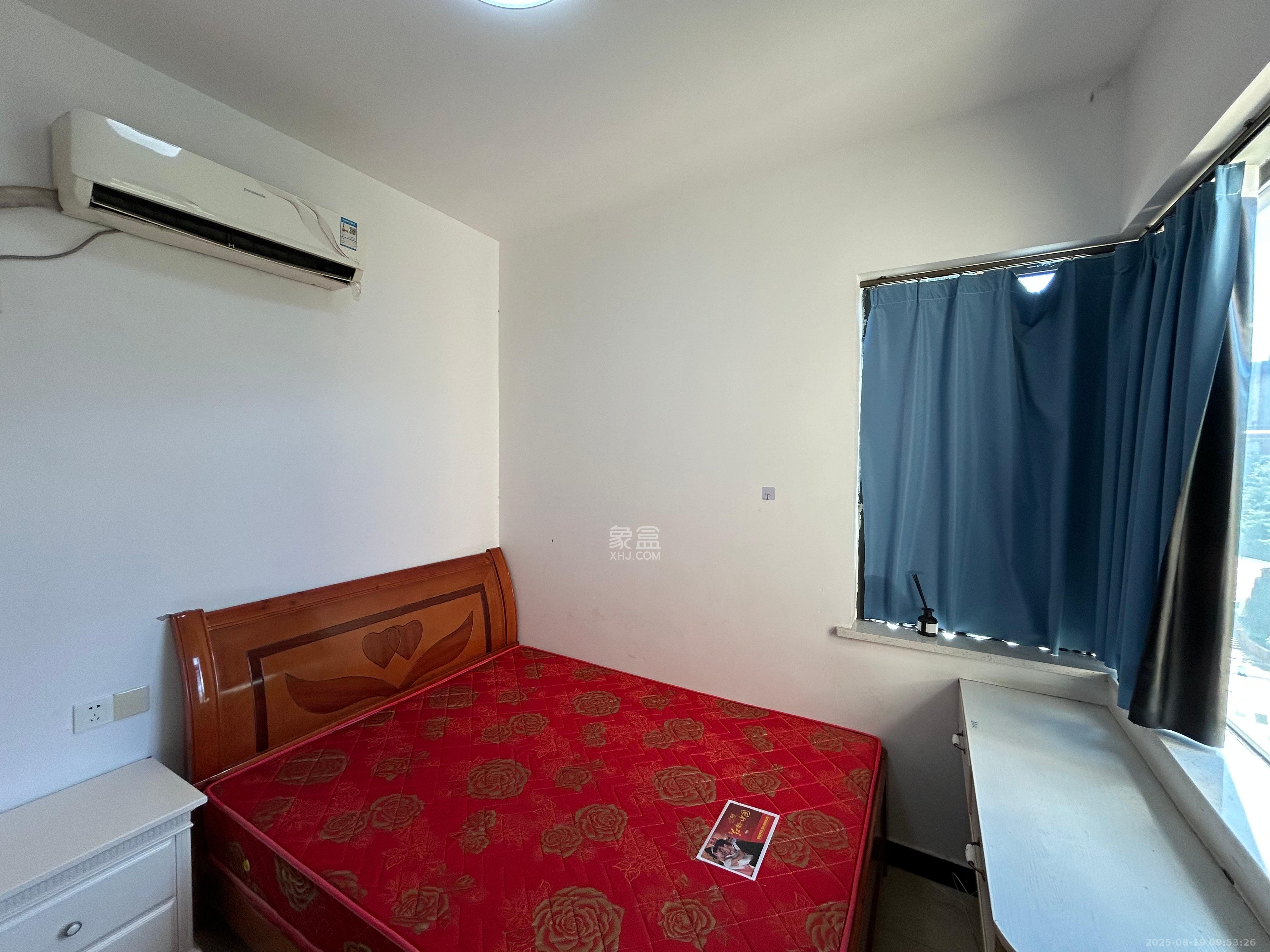 月亮湾草莓街区一、二期  3室2厅1卫    1800.0元/月 月亮湾草莓街区一、二期  3室2厅1卫    1800.0元/月室内图