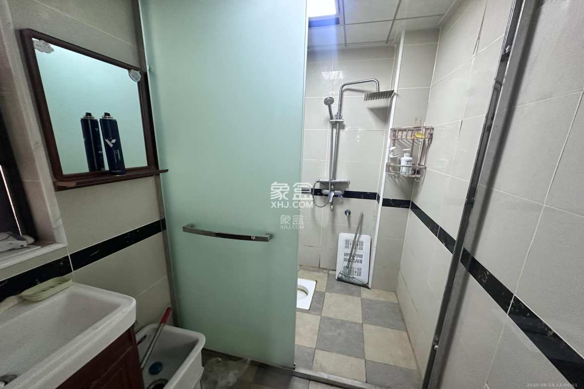 金麓西岸和苑 3室2厅1卫 3100.0元/月 金麓西岸和苑 3室2厅1卫 3100.0元/月室内图