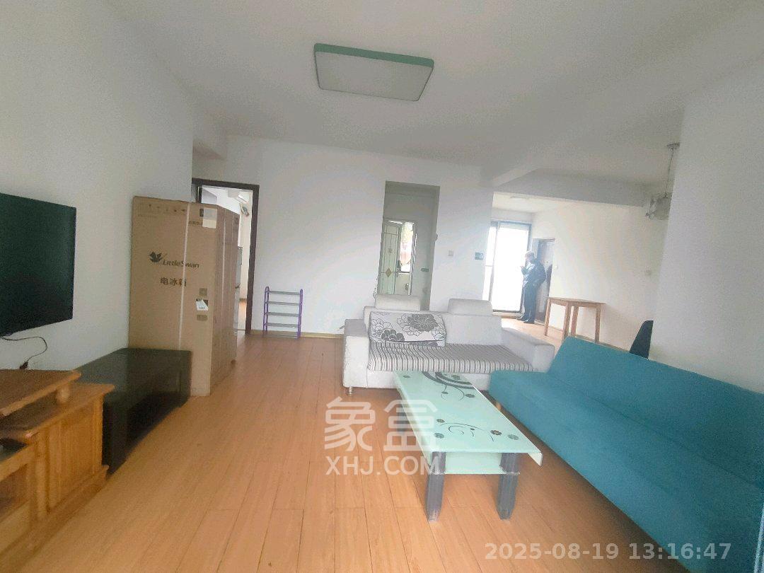 钰龙天下一期  3室1厅1卫    2100.0元/月
