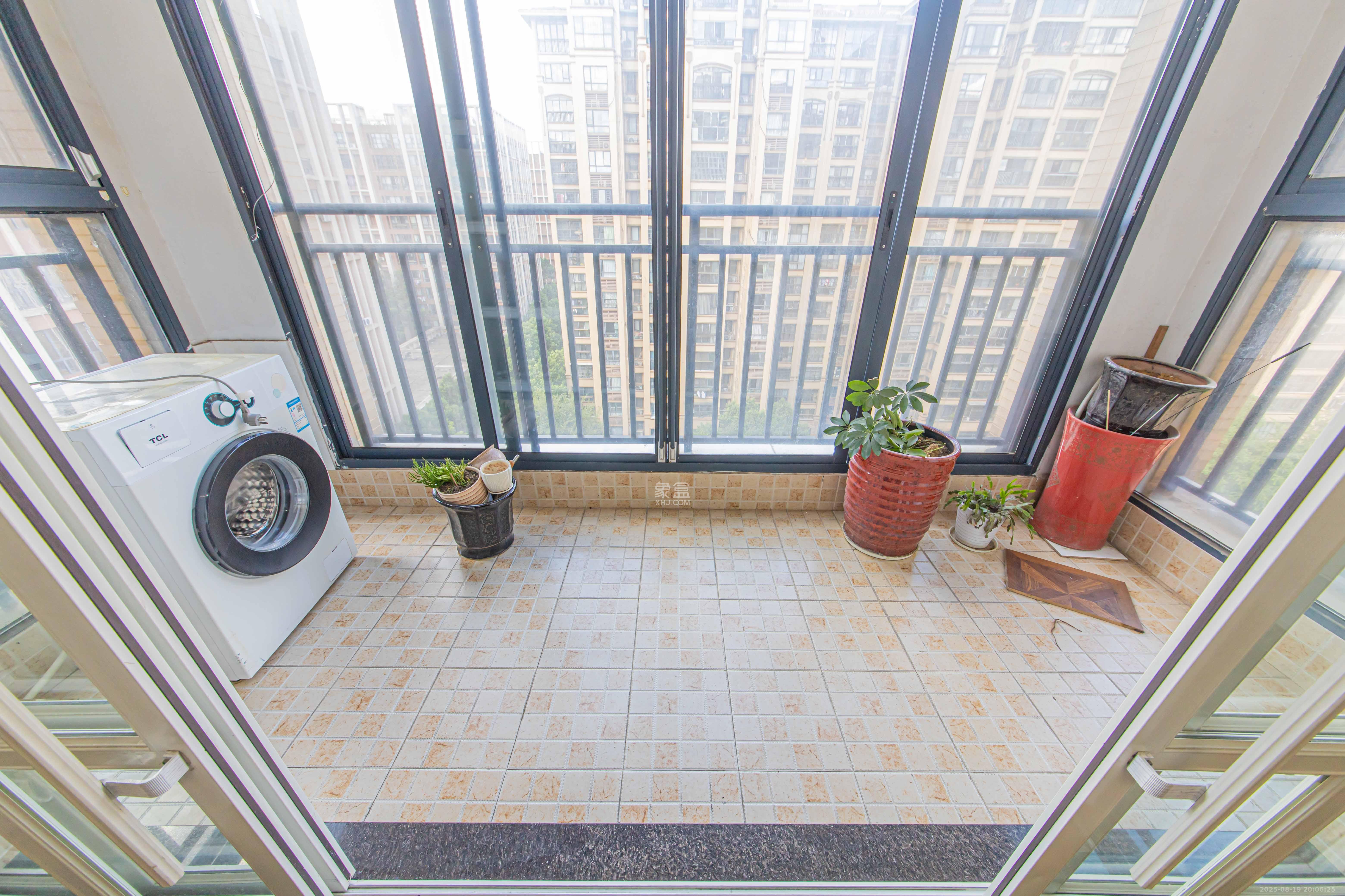 中建芙蓉嘉苑  3室2厅2卫    112.0万阳台