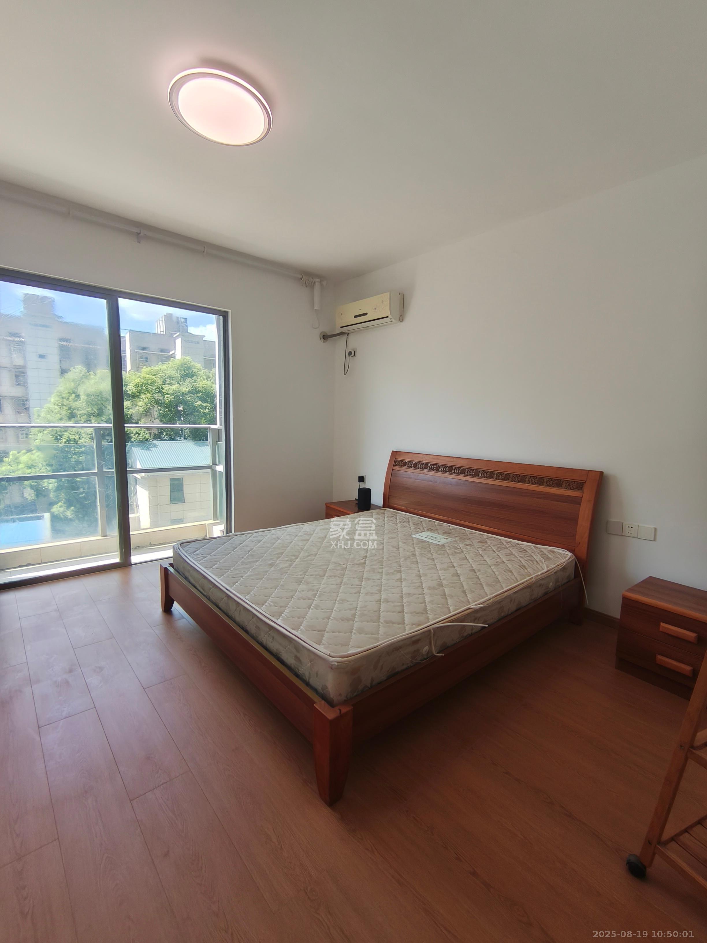 建鸿达华都（华都小户型及大华写字楼）  3室2厅1卫   5000.00元/月室内图