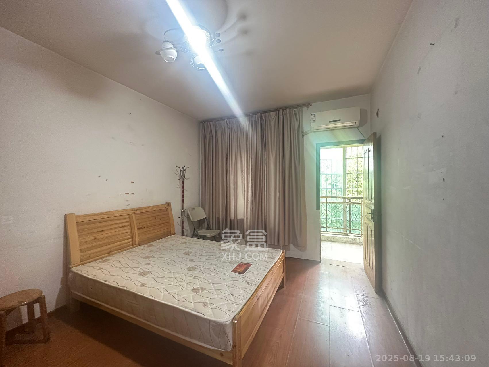 中南汽车世界 3室2厅2卫 1200.0元/月 中南汽车世界 3室2厅2卫 1200.0元/月室内图