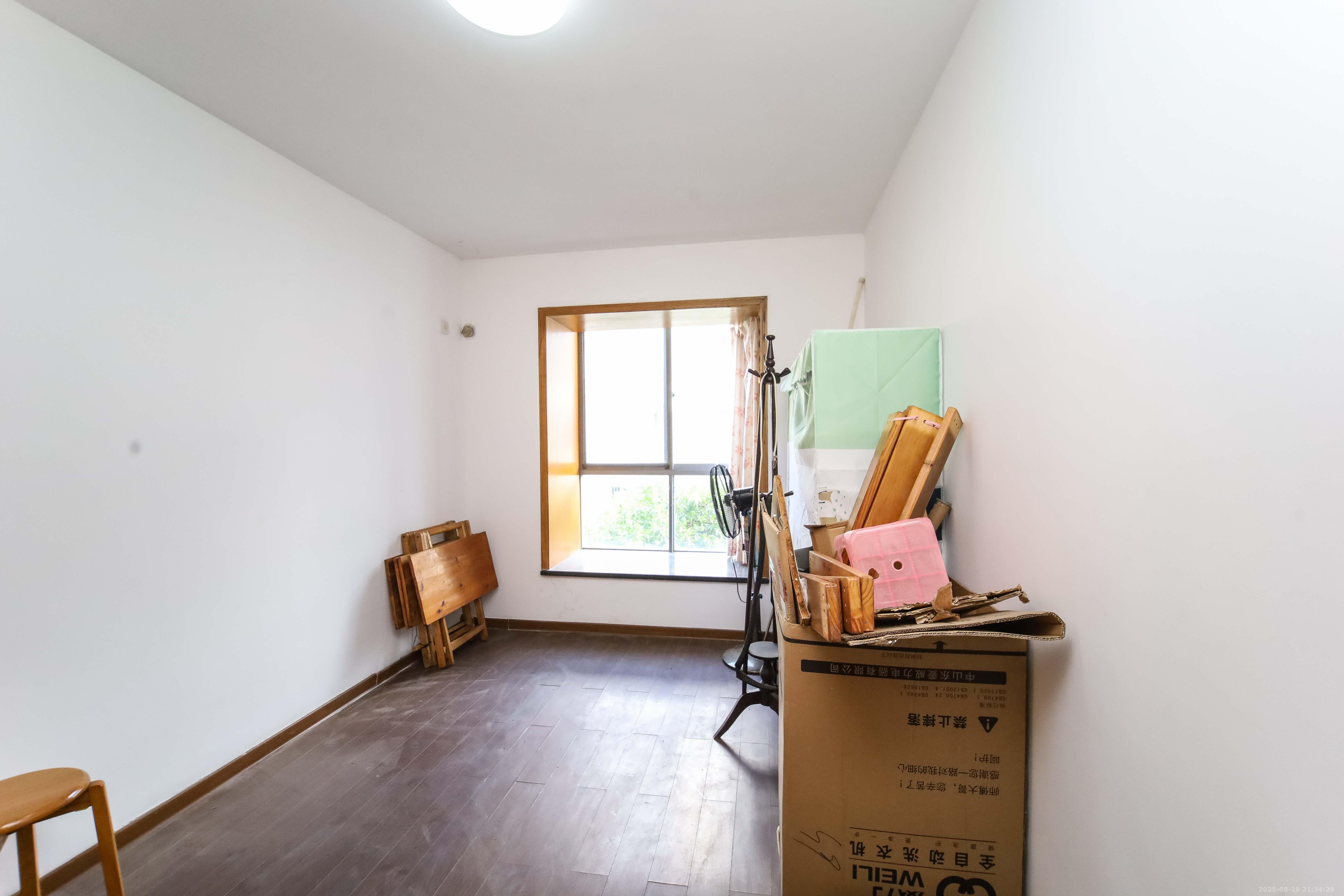 芙蓉苑  3室2厅1卫    81.6万卧室