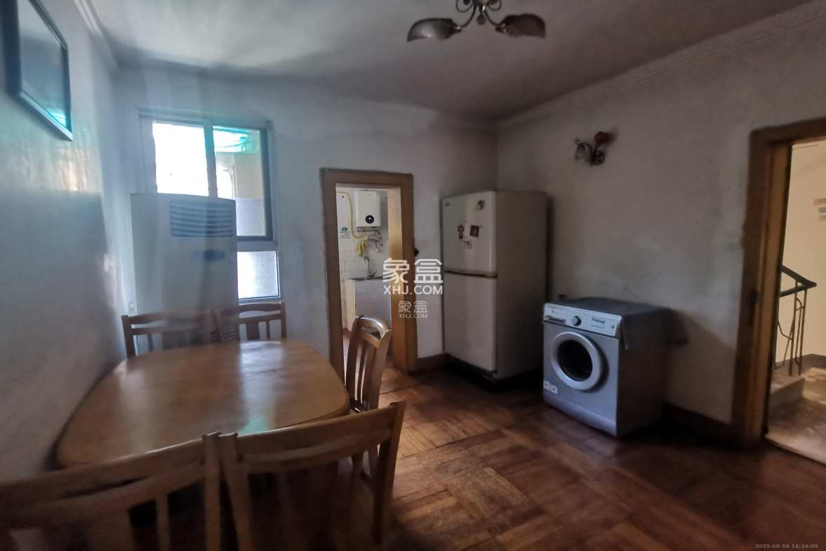 红旗区四片 2室1厅1卫 1500.0元/月 红旗区四片 2室1厅1卫 1500.0元/月室内图