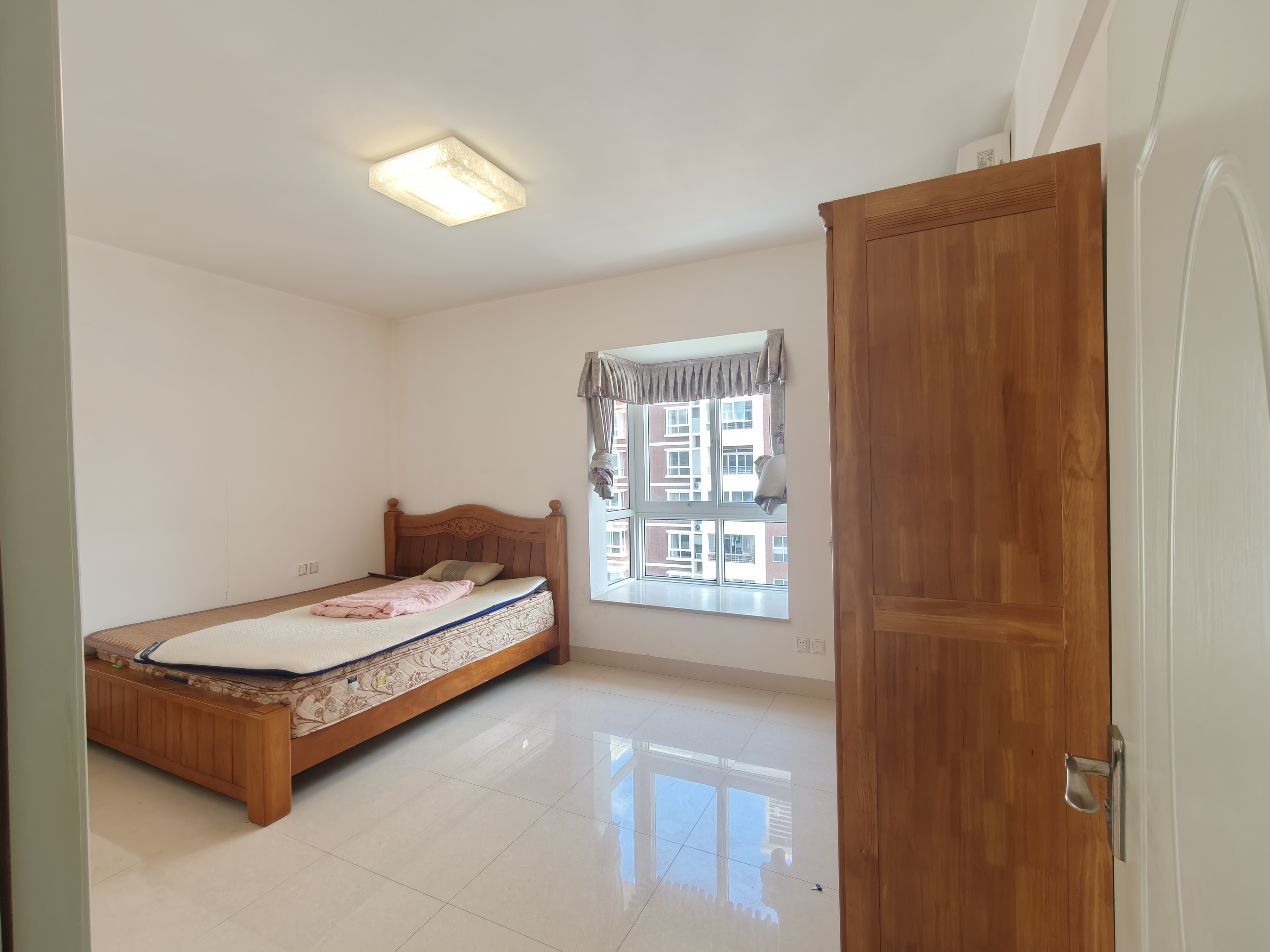 维多利亚花园 3室2厅2卫 3000.0元/月 维多利亚花园 3室2厅2卫 3000.0元/月室内图