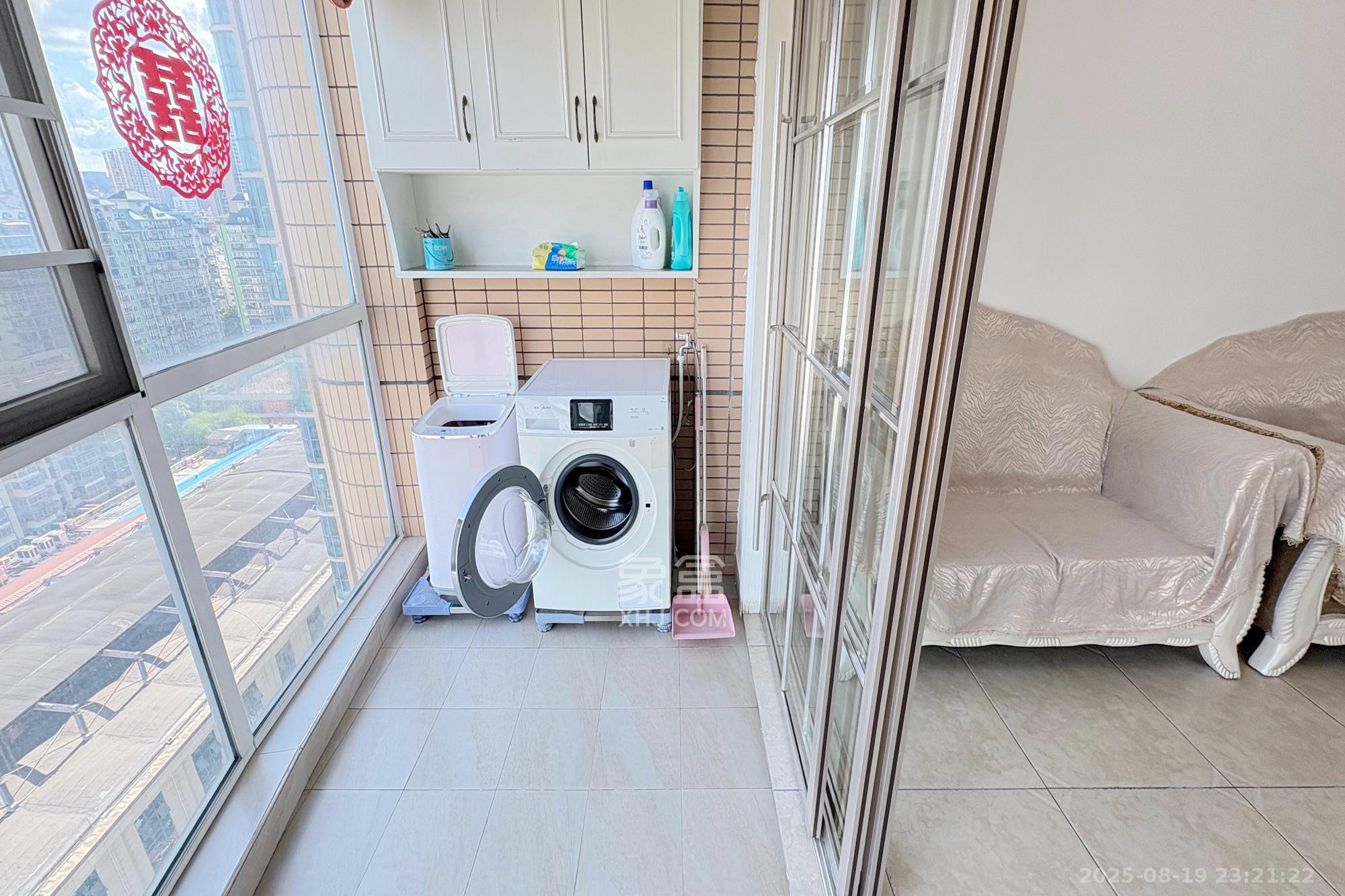 融圣国际  2室1厅1卫    118.0万阳台