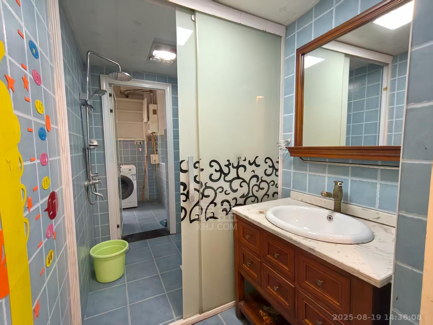 奥园广场 3室2厅2卫 2200.0元/月 奥园广场 3室2厅2卫 2200.0元/月室内图