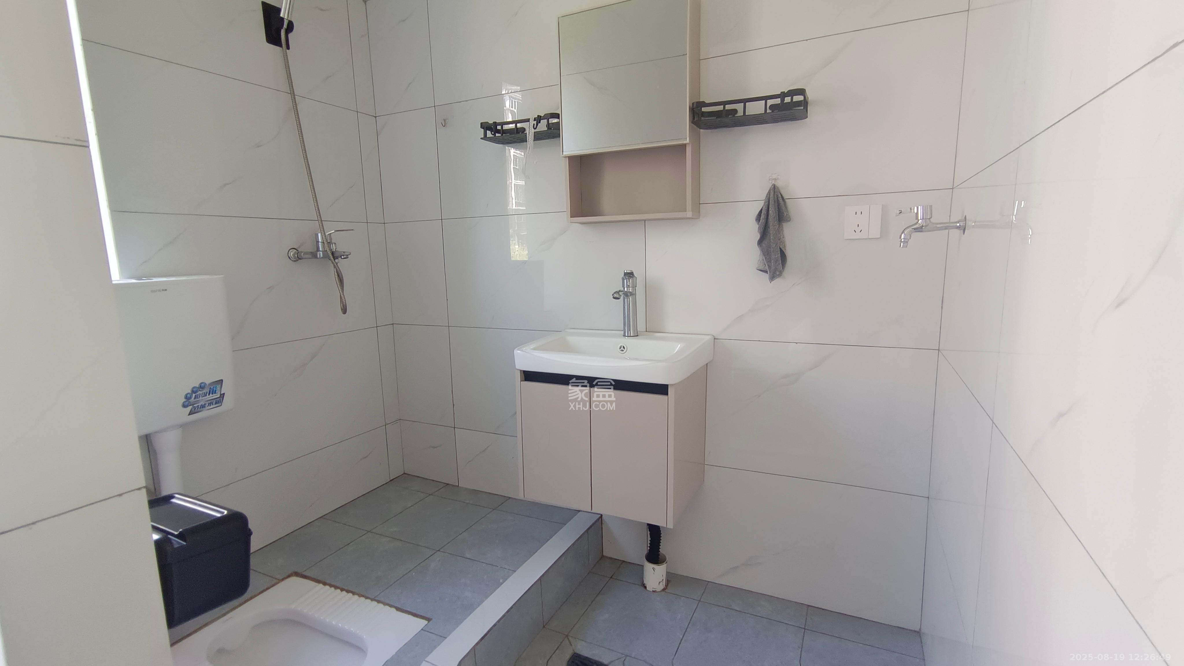 恒鑫澜北湾  6室0厅4卫    3800.0元/月 恒鑫澜北湾  6室0厅4卫    3800.0元/月室内图