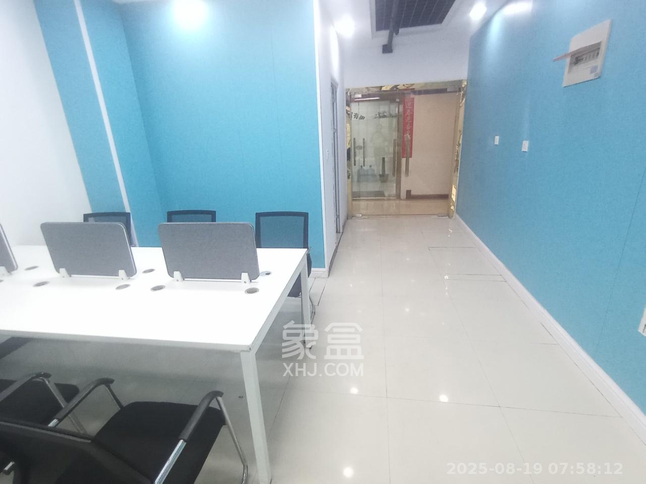 奥克斯广场  1室1厅1卫    2000.0元/月室内图