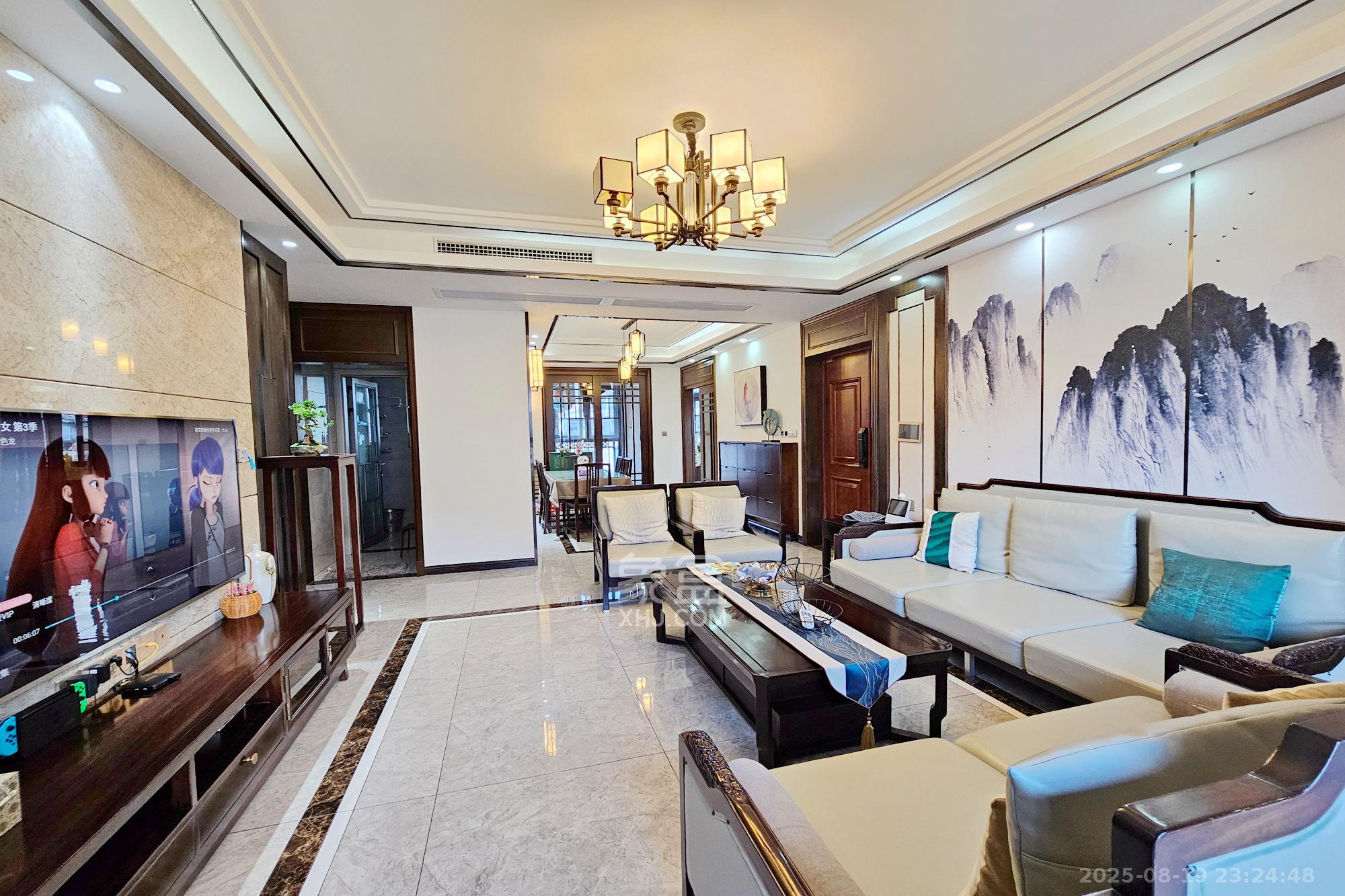 明昇壹城（明昇时代广场）一期  4室2厅2卫    358.0万客厅